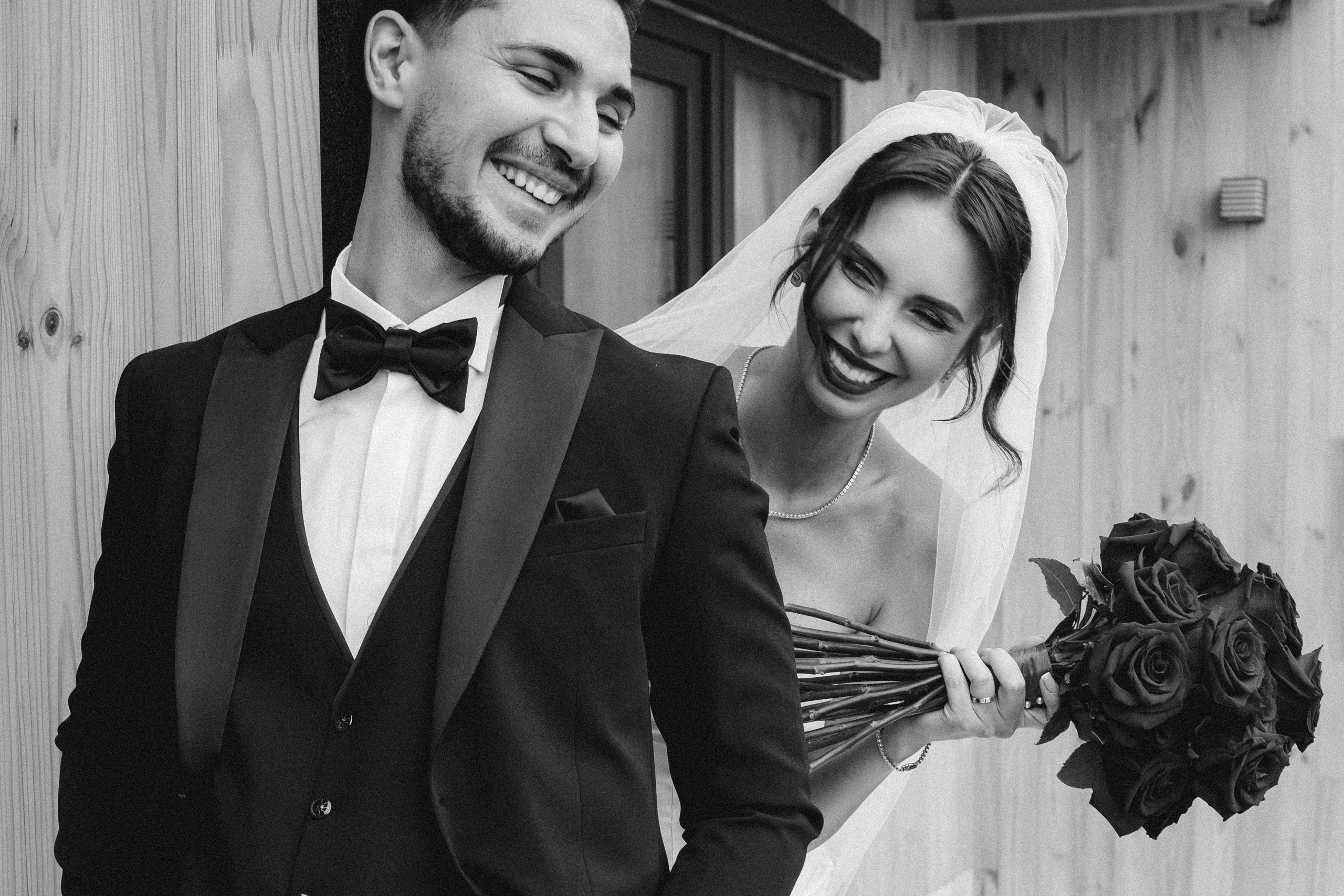 Povestea de nuntă a lui Anca și Dragoș în Bacău | Fotografie de Eveniment. Raw Studio. Fotograful tau de nunta!