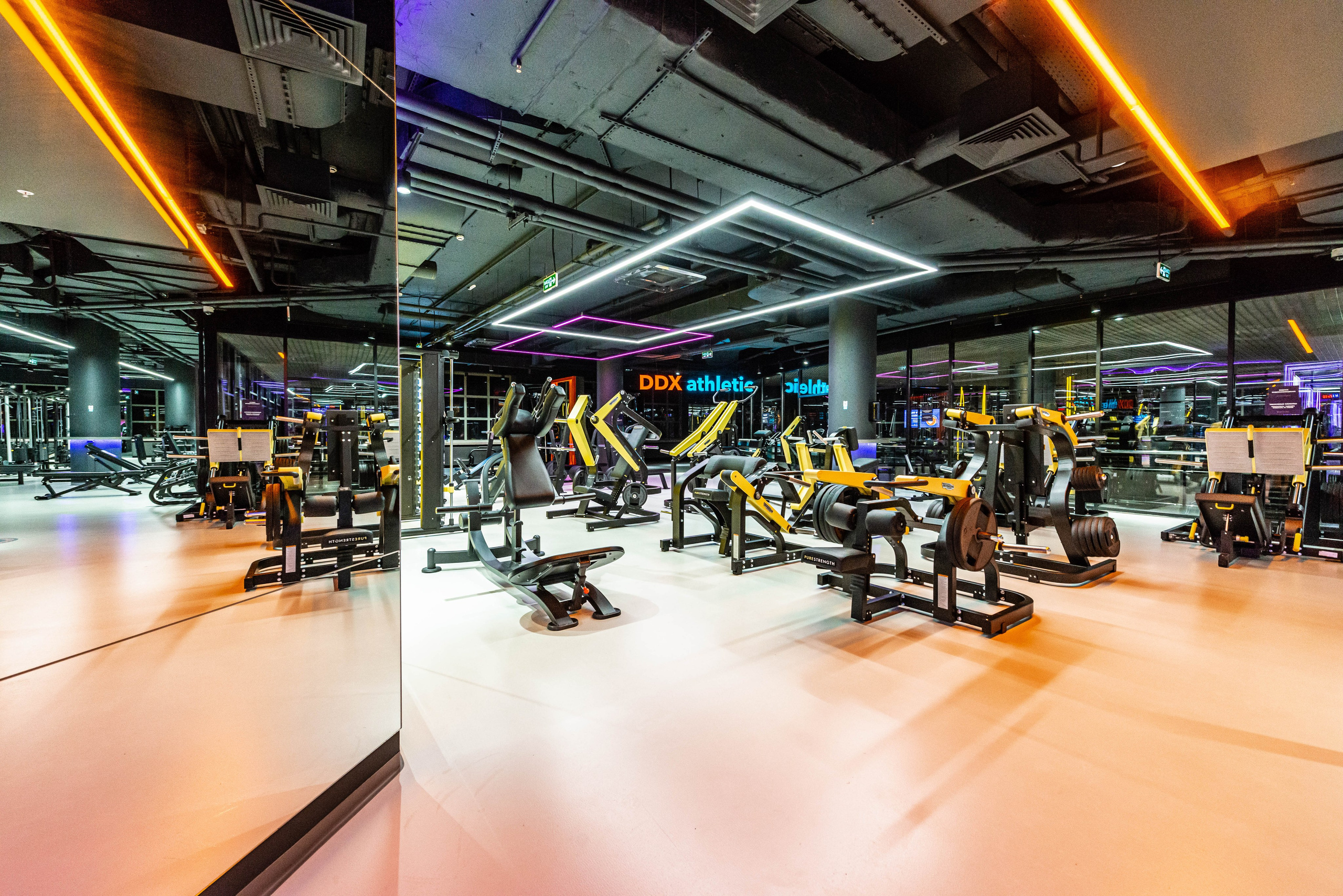 Фитнес-клуб DDX Fitness в Б. Овчинниковском переулок. ФОТОГРАФ МЕКСИКА КИНТАНА-РОО