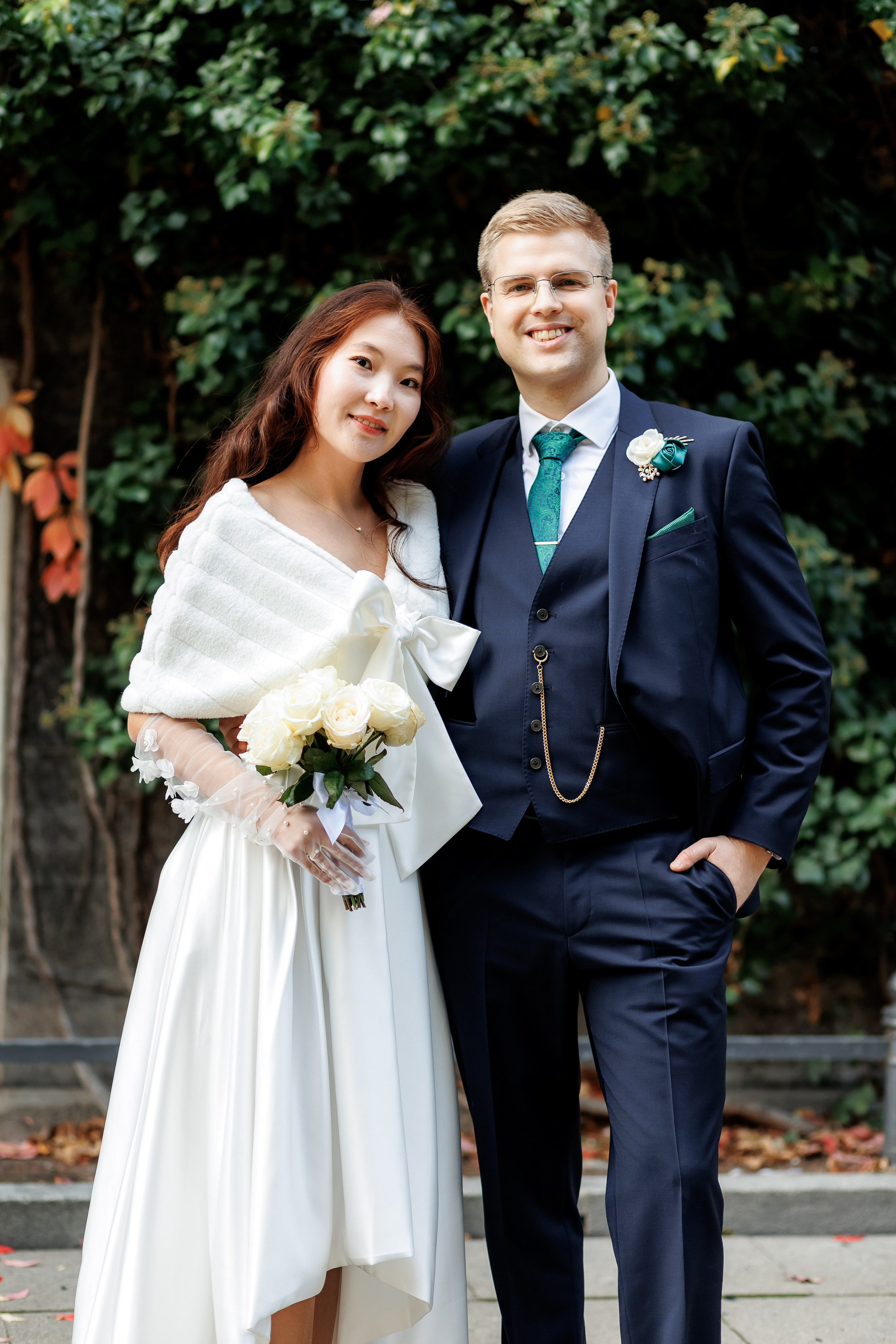 Eine intime Feier vor der großen Hochzeit: Solongo und Victor im Standesamt Spandau. Hochzeitsfotografie in Berlin Nataliia Schütze