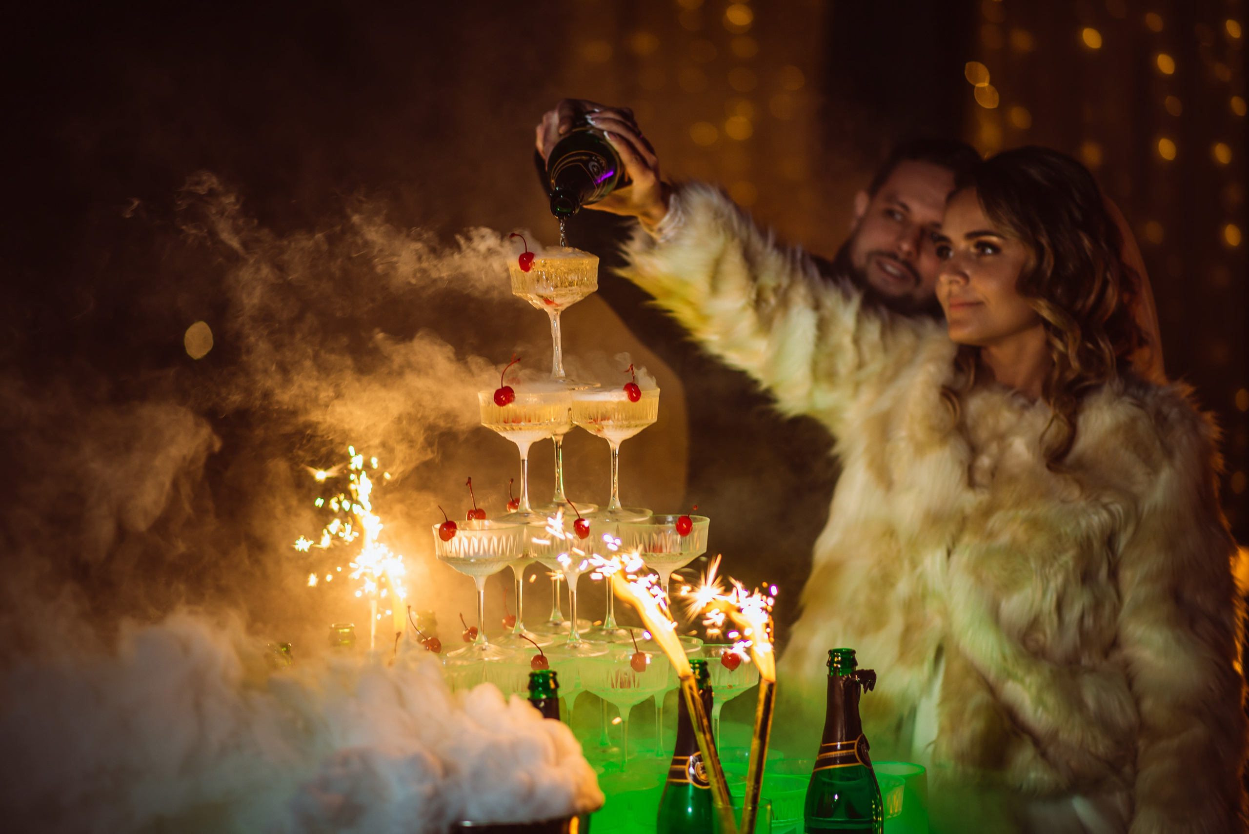 Vestuvių fotosesija, ceremonija, Vestuvių pasiruošimo fotografavimas. Vestuvių fotografas Vilnius Trakai kaina vestuvių fotografavimas fotografė personal.lt photogrpahy kainos jaunoji jaunikis nuotaka santuoka vestuvės, profesionali natūrali meninė reportažinė klasikinė fotosesija, vestuvių fotosesija gamtoje dvare