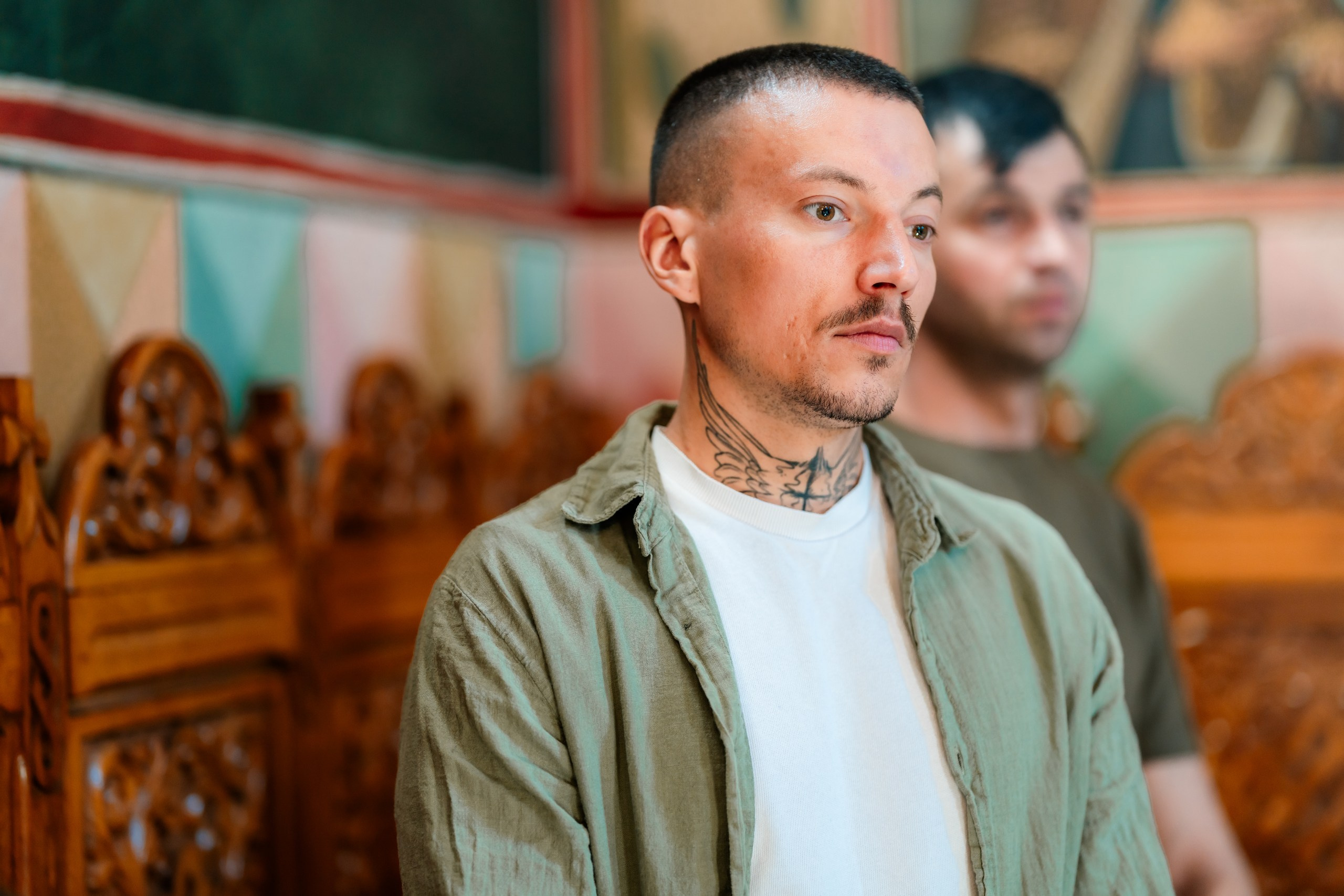 - Preotul ținându-l pe micuțul Mathias Gabriel la botez, în biserica Înălțarea Domnului, Copălău  - Detalii de la botezul lui Mathias – lumânare, trusou și icoană  - Familia lui Mathias Gabriel alături de micuț, în ziua botezului  - Portret emoționant cu mama și bebelușul în brațe, în biserică,fotograf profesionist evenimente Botoșani, Iași, Suceava, Fălticeni, Bacău, Pașcani, Roman - AlinoFotoStudio by Alin Chirilă - servicii foto nuntă, botez, cununie, ședințe foto creative, albume personalizate, fotografii emoționante și calitative pentru cele mai importante momente din viață,fotograf nuntă Botoșani Alin Chirilă,  ședință foto botez Iași - AlinoFotoStudio,  servicii fotograf profesionist evenimente Suceava,  fotograf cununie civilă Fălticeni - Alin Chirilă,  album foto nuntă personalizat Bacău.“Bebeluș botezat în biserică, ținut în brațe de nași”	•	“Detaliu cu lumânarea de botez decorată cu flori albe”	•	“Părinți emoționați alături de copilul lor la ceremonia de botez”	•	“Masa festivă de botez cu decor tematic și tort personalizat”	•	“Momentul în care preotul toarnă apă sfințită pe fruntea bebelușului”	“Bebeluș în rochie albă de botez, zâmbind în brațele mamei”	•	“Detaliu cu cruciulița de botez așezată pe o pernă de satin”	•	“Părinți și nași aprinzând lumânările în timpul ceremoniei de botez”	•	“Tort de botez decorat cu figurine tematice și numele copilului”	•	“Copil botezat dormind liniștit în pătuțul decorat festiv”	•	“Momentul în care preotul binecuvântează copilul în fața altarului”	•	“Invitați adunându-se în jurul mesei festive la petrecerea de botez”	•	“Bebeluș ținând în mână o jucărie personalizată primită la botez”	•	“Familie fericită pozând împreună după ceremonia de botez”	•	“Decor tematic cu baloane și flori la locația petrecerii de botez” fotograf Botoșani fotograf evenimente fotograf botez Alin Chirila fotograf alinofotostudio.fotograf botez Amelis Maria, fotografie botez Botoșani, fotograf Alin Chirilă, amintiri botez, fotografii botez, botez Amelis Maria, fotograf copii, fotografie botez în Botoșani,