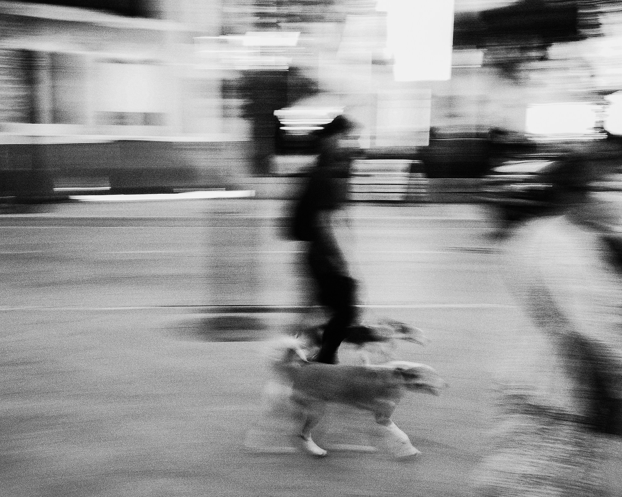 Cuando la calle te pone a prueba: Fotografía Documental en el Corpus de Huelva con Ricoh GR IV. Fotógrafo profesional en Sevilla Francisco Guerrero