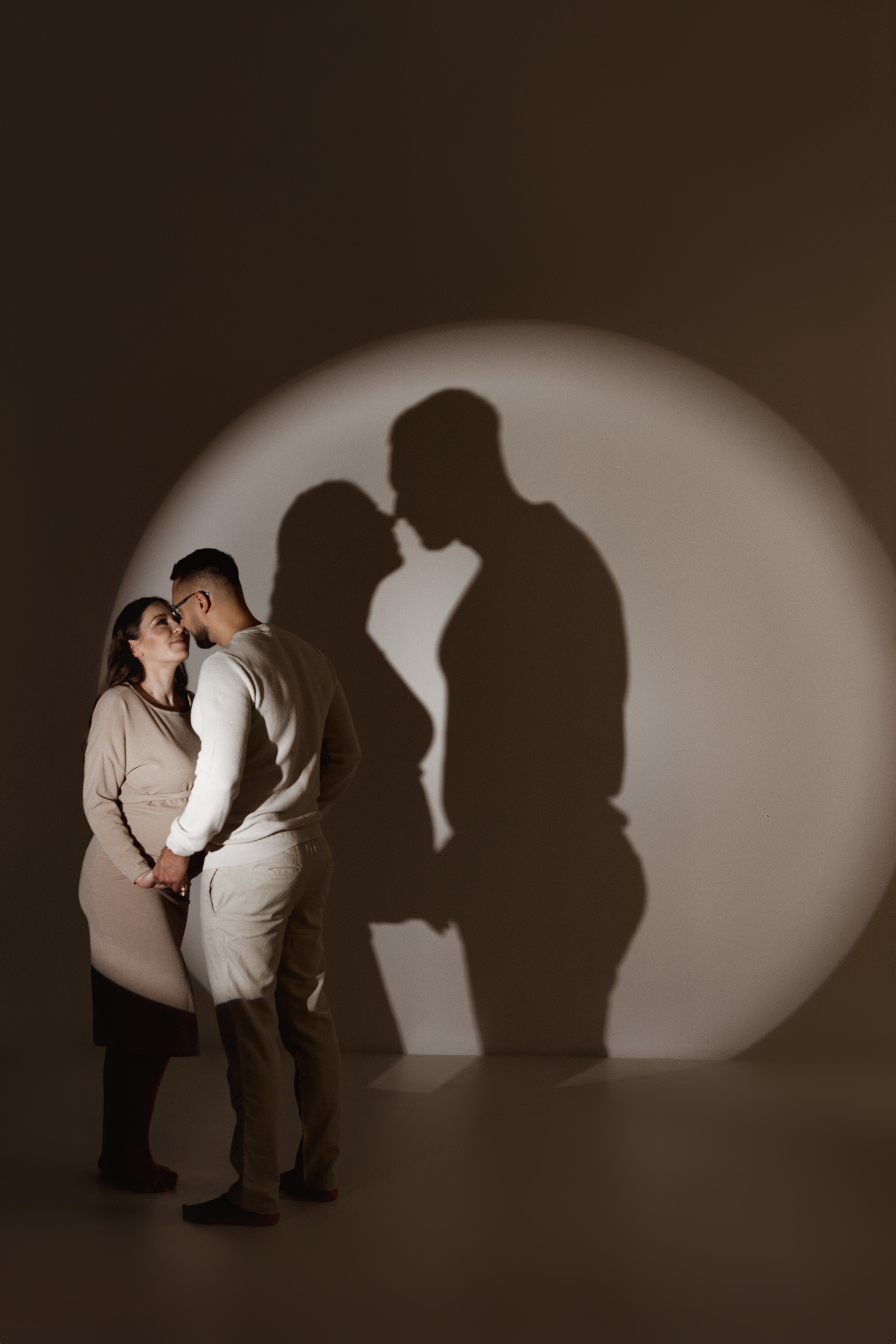 Naturalna, wyjątkowa, delikatna sesja ciążowa w Łodzi. Fotograf Łódź - sesja ciążowa, noworodkowa, dziecięca. Studio w Łodzi