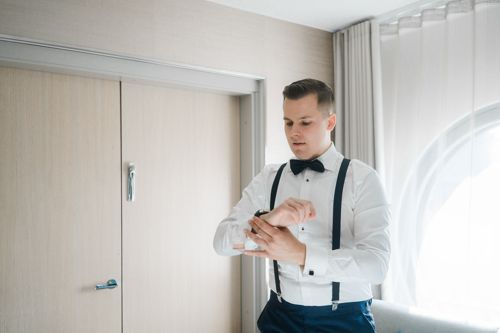 dokumentaarinen hääkuvaaja