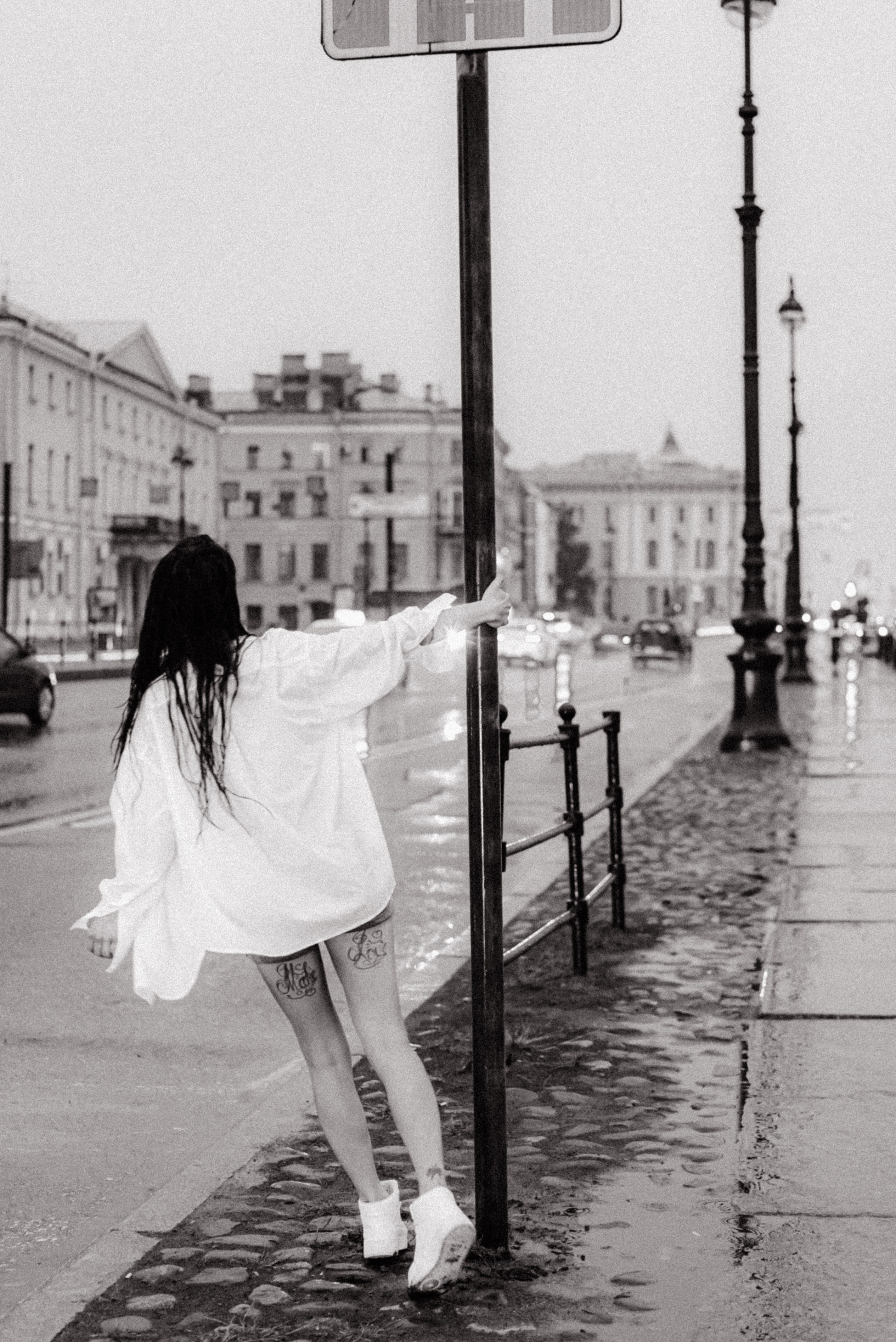 NYC Rain Photography Sessions | Romantic Urban Photo Shoots in New York. Videographer and photographer in New York // MAKAROV.VIDEO