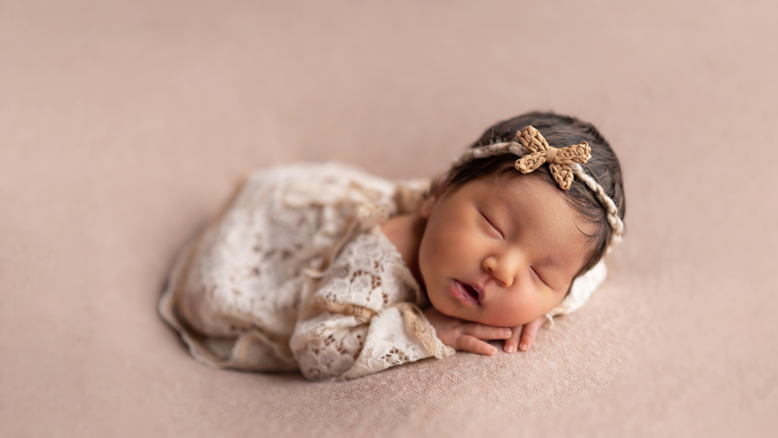 Фотограф новорожденных Юлия Гаст