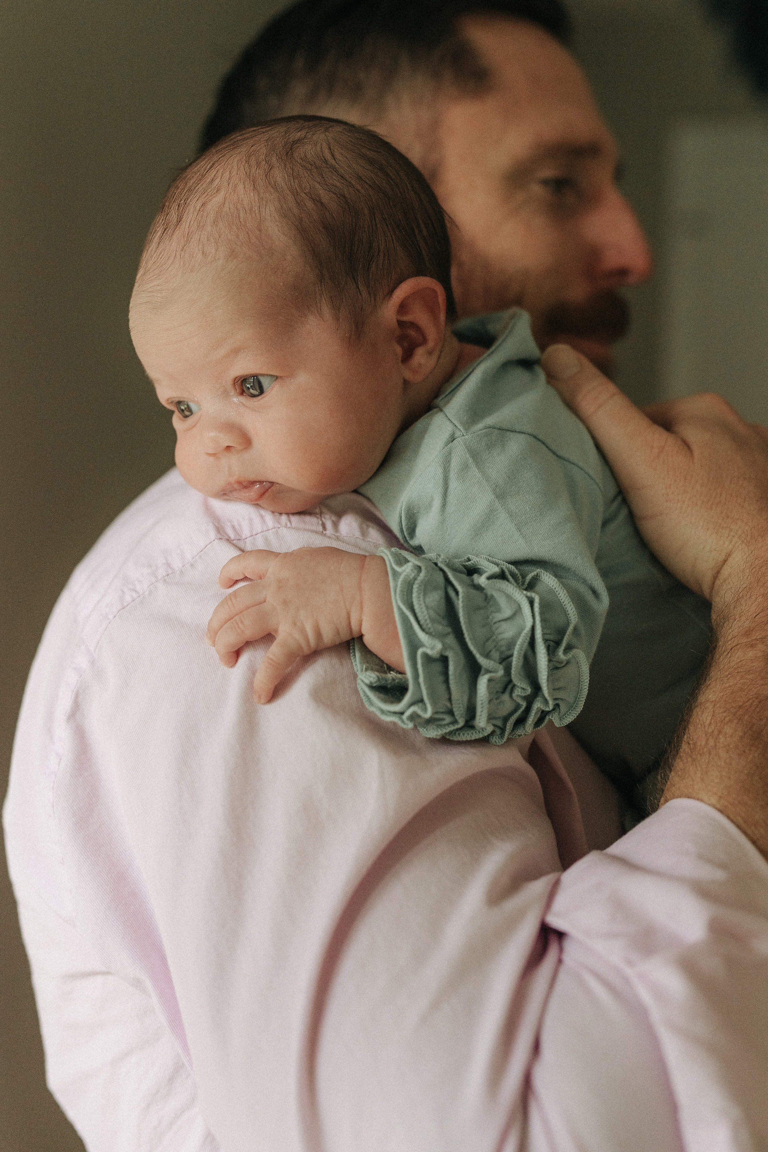 Newborn Photography with Parents – Gentle & Loving Moments. Alisa Tant — Family and newborn photographer Bucks County, Montgomery county, Philadelphia, NJ