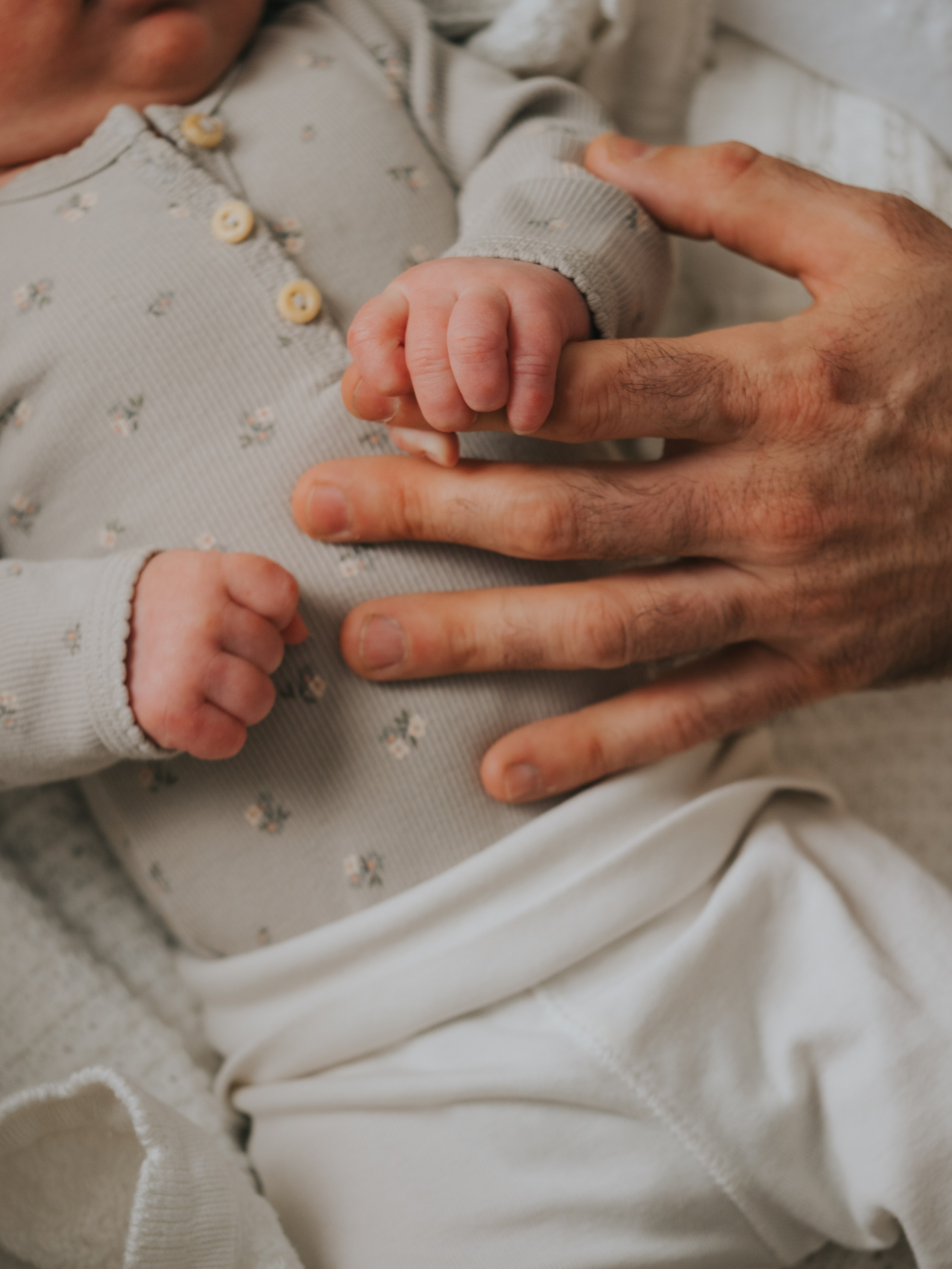 Newborn. Mimosa Studios — Motherhood & Family Photographer in Montreal