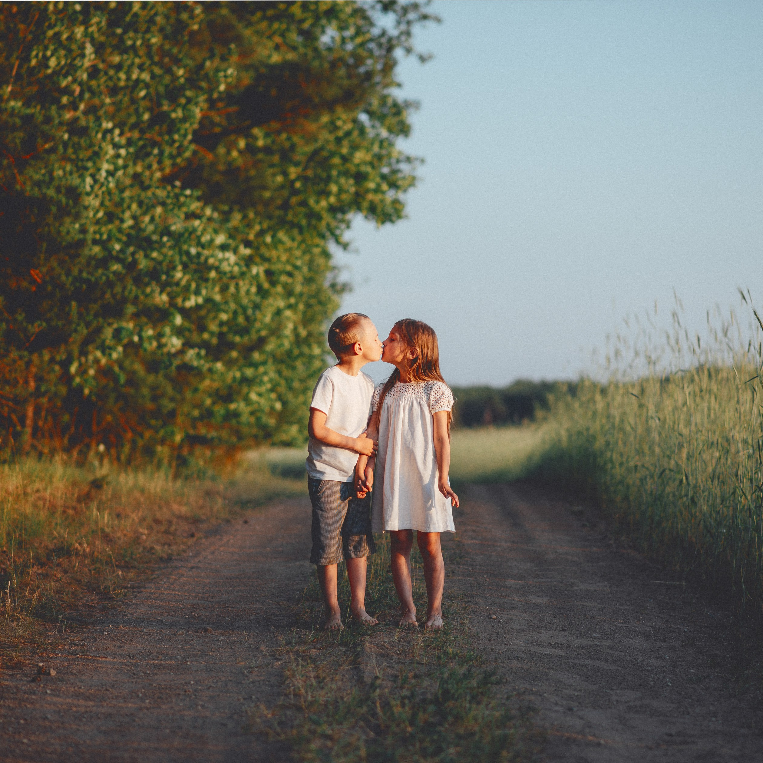 Nėštumo, laukimo, šeimos, vaikų, porų fotosesija fotografavimas. Šeimos fotografas Vilnius Trakai kaina fotografė personal.lt photogrpahy kainos šeima, vaikai profesionali natūrali meninė reportažinė klasikinė fotosesija gamtoje namuose