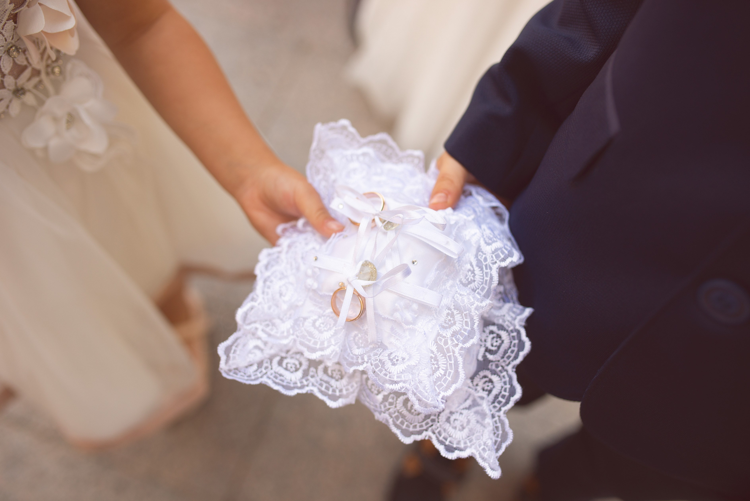 Vestuvių fotosesija, ceremonija, Vestuvių pasiruošimo fotografavimas. Vestuvių fotografas Vilnius Trakai kaina vestuvių fotografavimas fotografė personal.lt photogrpahy kainos jaunoji jaunikis nuotaka santuoka vestuvės, profesionali natūrali meninė reportažinė klasikinė fotosesija, vestuvių fotosesija gamtoje dvare