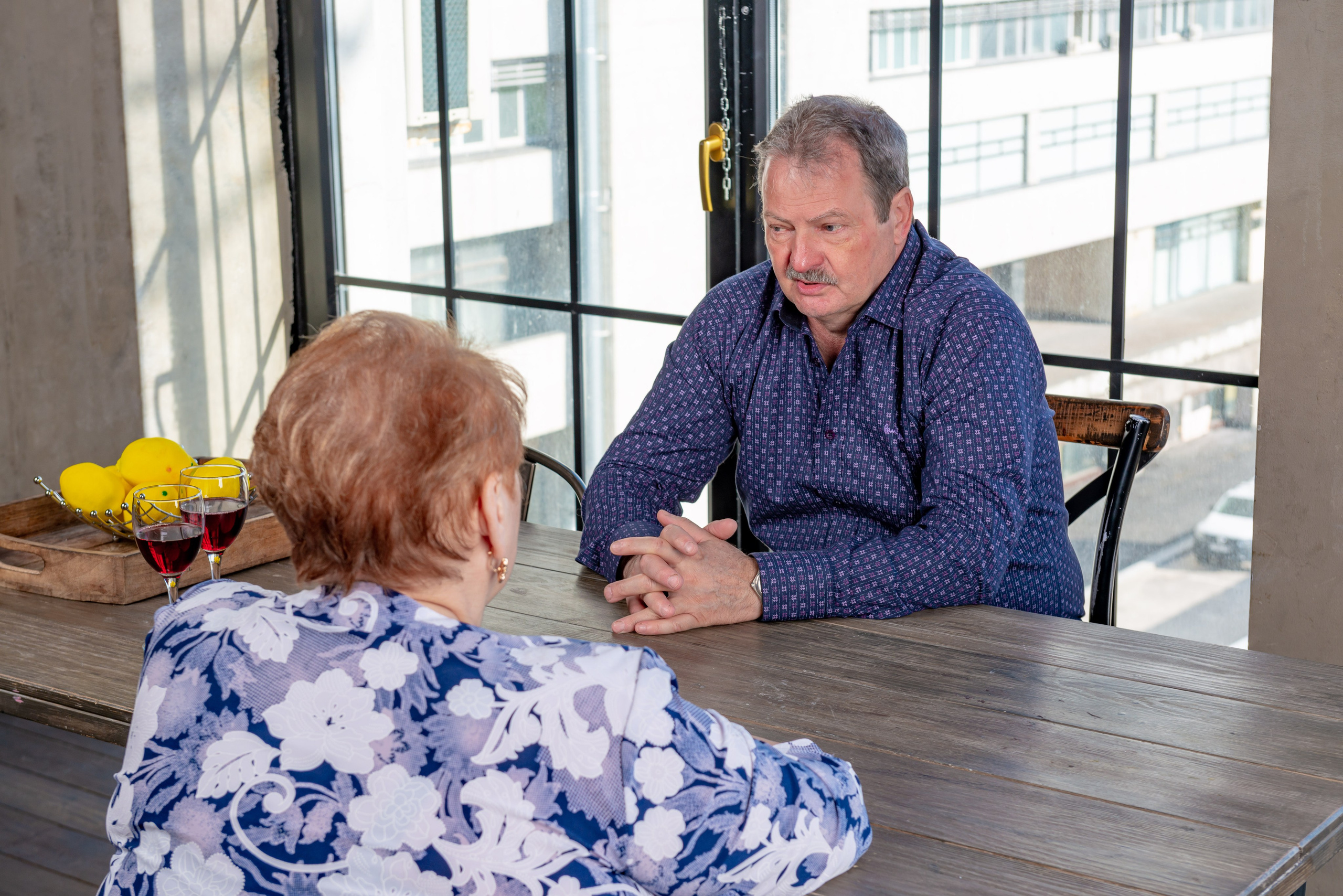 Photosession of a married couple in the studio. FOTÓGRAFO MÉXICO QUINTANA ROO