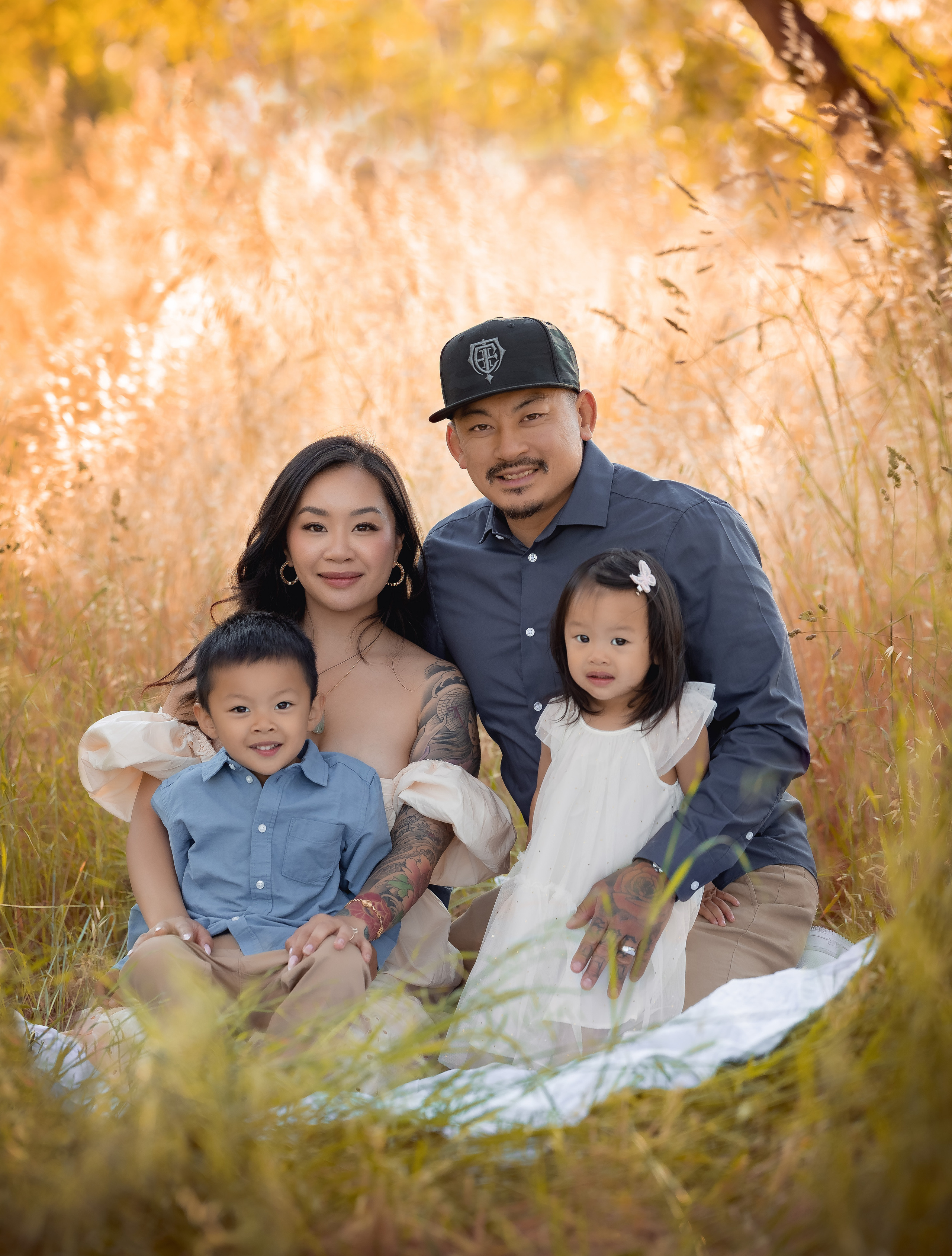 Family photoshoot in Sunnyvale, San Francisco Bay Area, CA. Couples & Families photographer in Bay Area, San Jose, California