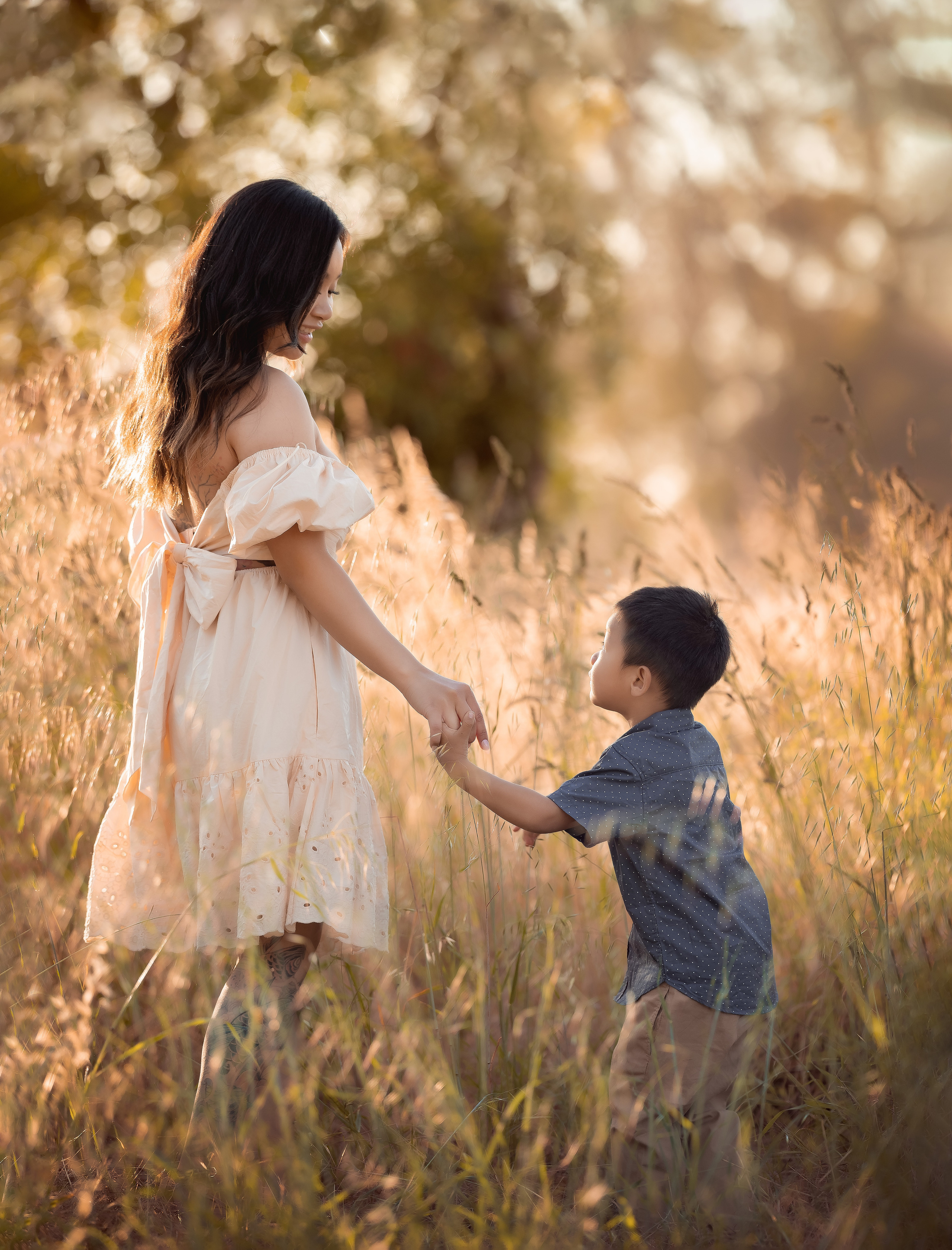 Family photoshoot in Sunnyvale, San Francisco Bay Area, CA. Couples & Families photographer in Bay Area, San Jose, California