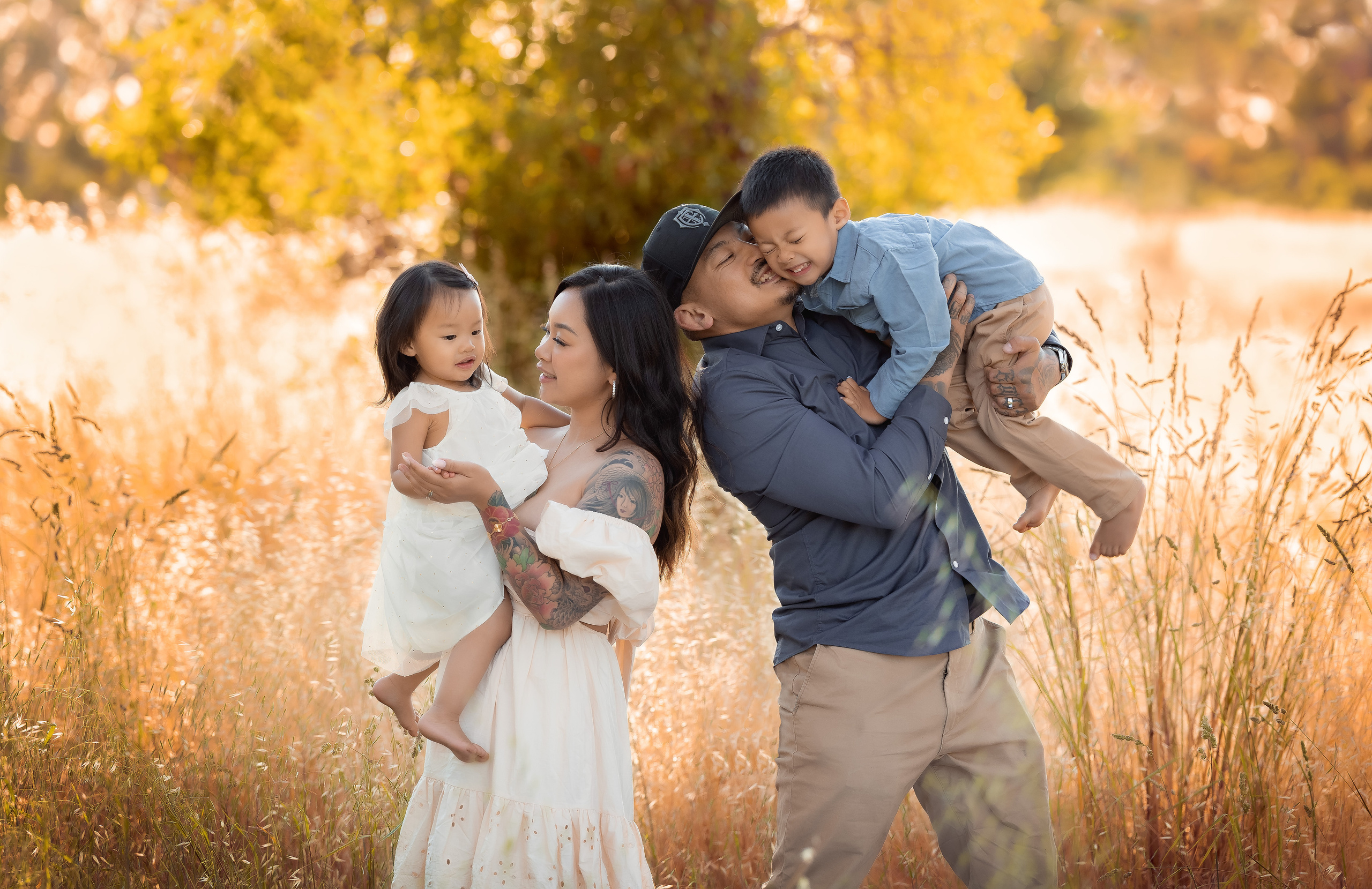 Family photoshoot in Sunnyvale, San Francisco Bay Area, CA. Couples & Families photographer in Bay Area, San Jose, California