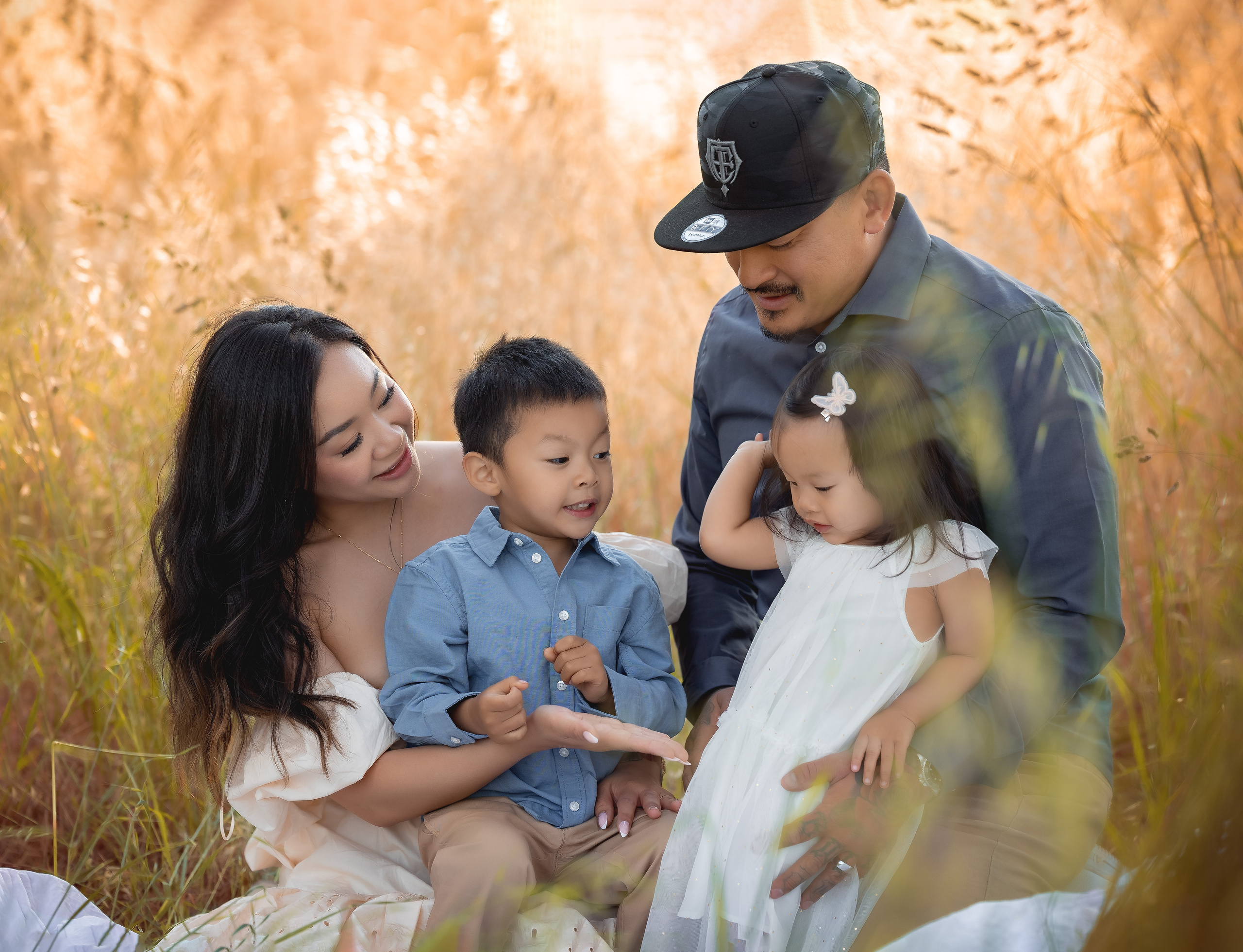 Family photoshoot in Sunnyvale, San Francisco Bay Area, CA. Couples & Families photographer in Bay Area, San Jose, California