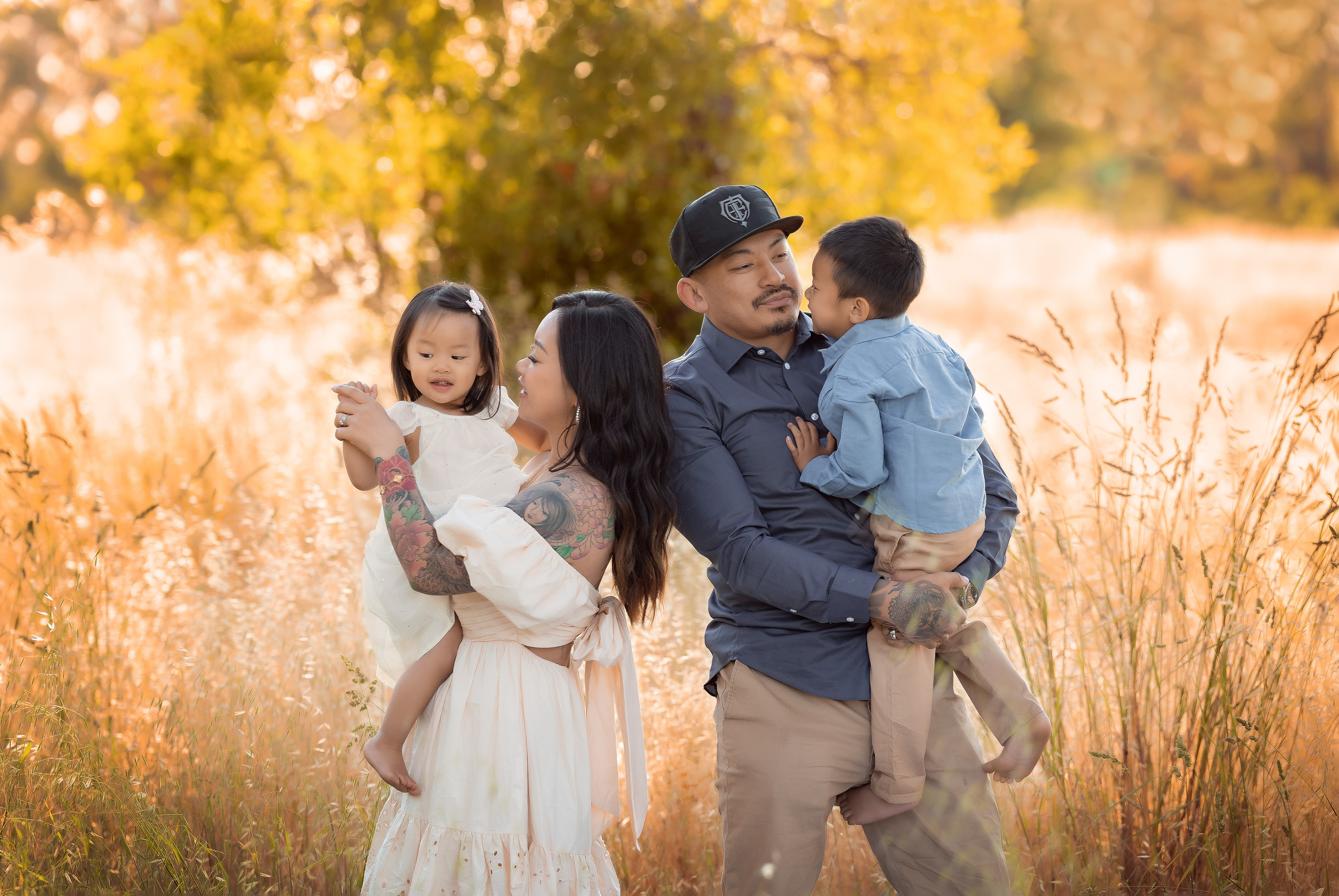 Family photoshoot in Sunnyvale, San Francisco Bay Area, CA. Couples & Families photographer in Bay Area, San Jose, California