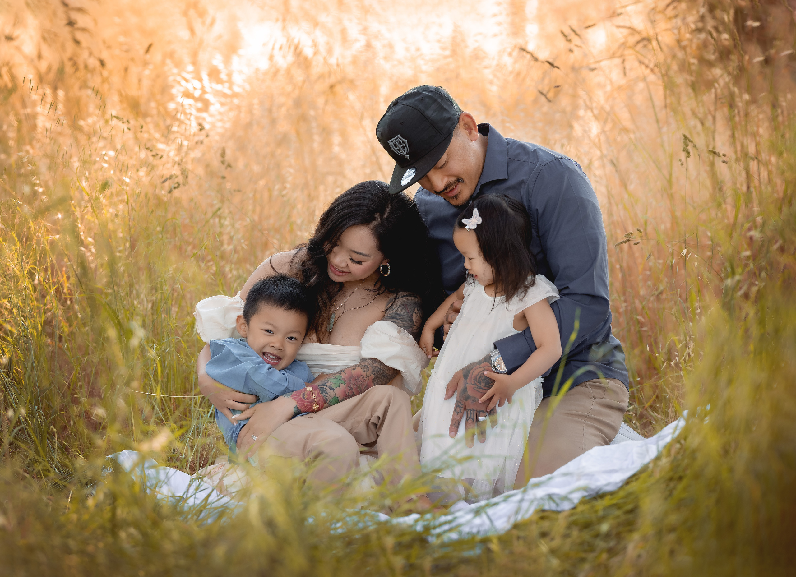 Family photoshoot in Sunnyvale, San Francisco Bay Area, CA. Couples & Families photographer in Bay Area, San Jose, California