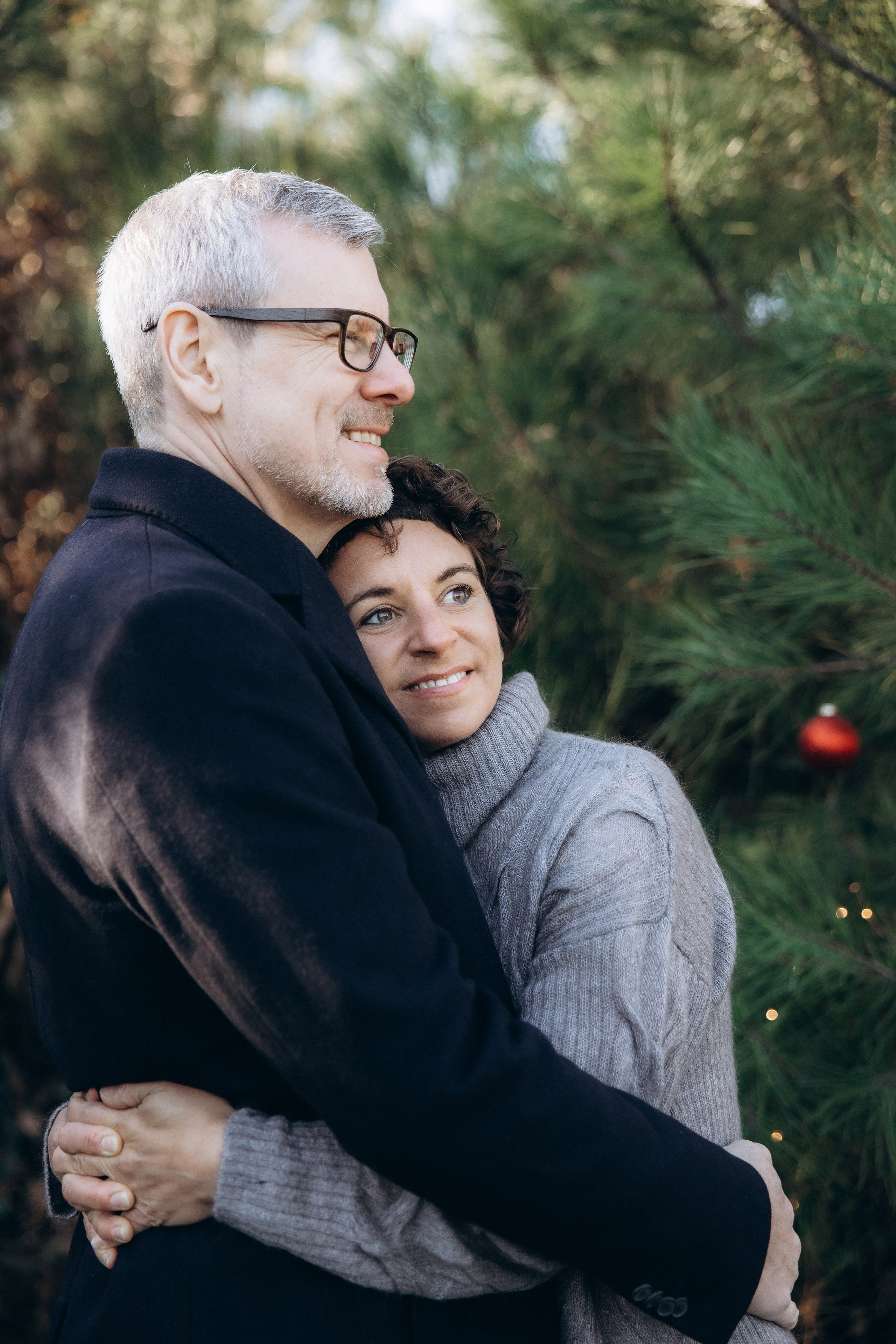 Christmas Love Story at Forêt de Bouconne. Eugénie Smirnova — your photographer in Toulouse and southwest France