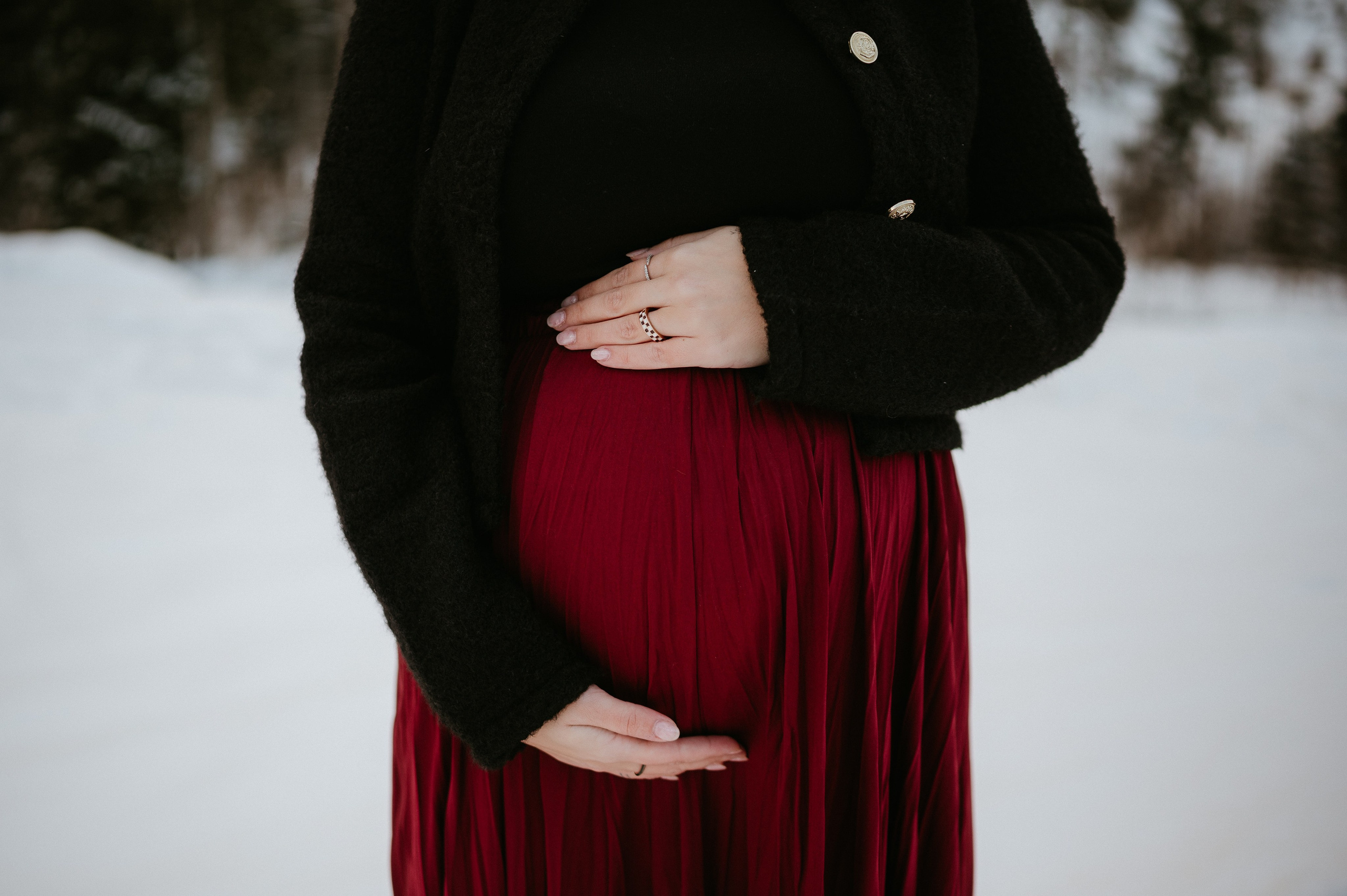 Ședință Foto de Familie la Munte – Fotografii de Iarnă în Lupcina. Valentin Melen - fotograf de nunta 🤍