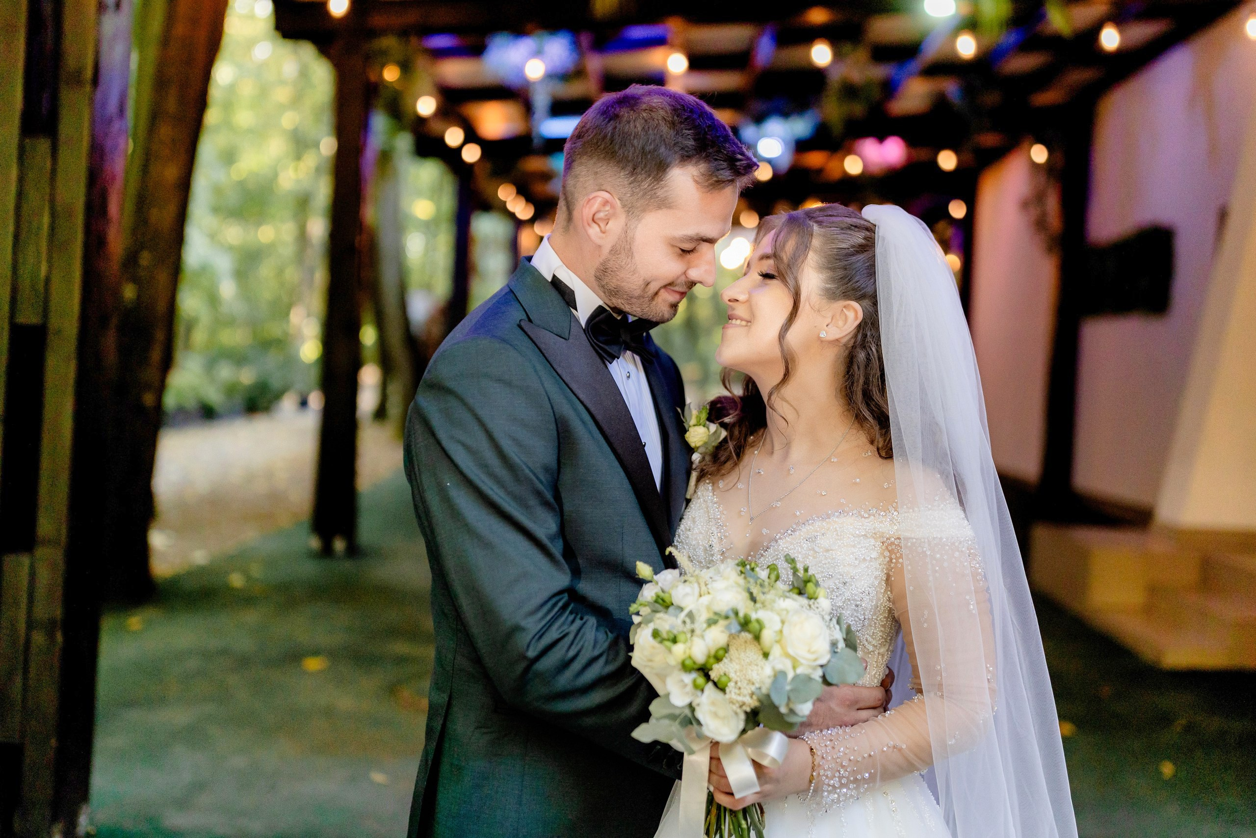 - nunta--fotograf-profesionist-botosani - fotografie-nunta-romantica - imagini-nunta-in-natura-alin-chirila-fotograf - fotografii-cuplu-indragostit-nunta-botosani - sedinta-foto-miri-andrei-iustina-alinofotostudio - amintiri-din-nunta-realizate-de-fotograf-profesionist - povestea-nuntii-andrei-si-iustina-in-imagini-alinofotostudio-fotograf evenimente- evenimente Botoșani -fotograf Suceava - fotograf Iași- servicii foto. servicii foto Botoșani. servicii foto video Botoșani. fotograf nunta. fotograf evenimente. fotograf nunta Botoșani. Alin chirila. Alin chirila fotograf. Alinofotostudio.- servicii foto. servicii foto Botoșani. servicii foto video Botoșani. fotograf nunta. fotograf evenimente. fotograf nunta Botoșani. Alin chirila. Alin chirila fotograf. Alinofotostudio.fotograf stare civilă,poze stare civilă,album foto stare civilă,servicii foto suceava,fotograf evenimente suceava,fotograf nuntă suceava,poze cununie civilă,ședință foto stare civilă,sesiune foto suceava,fotograf profesionist suceava,fotograf botosani,stare civila botosani,alinofotostudio,alin chirila fotograf.servicii foto. servicii foto Botoșani. servicii foto video Botoșani. fotograf nunta. fotograf evenimente. fotograf nunta Botoșani. Alin chirila. Alin chirila fotograf. Alinofotostudio.fotograf stare civilă,poze stare civilă,album foto stare civilă,servicii foto suceava,fotograf evenimente suceava,fotograf nuntă suceava,poze cununie civilă,ședință foto stare civilă,sesiune foto suceava,fotograf profesionist suceava,fotograf botosani,stare civila povestitor prin fotografiebotosani,alinofotostudio,alin chirila fotograf,servicii foto. servicii foto Botoșani. servicii foto video Botoșani. fotograf nunta. fotograf evenimente. fotograf nunta Botoșani. Alin chirila. Alin chirila fotograf. Alinofotostudio.fotograf stare civilă,poze stare civilă,album foto stare civilă,servicii foto suceava,fotograf evenimente suceava,fotograf nuntă suceava,poze cununie civilă,ședință foto stare civilă,sesiune foto suceava,fotograf profesionist suceava,fotograf botosani,stare civila botosani,alinofotostudio,alin chirila fotograf,cununie religioasă botoșani,andreea și neculai,capela militară botoșani,foto conacul zăicești,fotograf nuntă botoșani,fotograf cununie religioasă,foto evenimente botoșani,poze cununie capela militară,ședință foto zăicești,fotograf profesionist botoșaniMire și mireasă – Sergiu & Liliana – ziua nunții, 2024 - Emoții în ziua nunții – Sergiu și Liliana - Dansul mirilor – fotografie artistică nuntă 2024 - Sedinta foto romantică în natură – Sergiu & Liliana - Rochia de mireasă și detalii de nuntă elegan-Album de cununie civilă Florin și Anda – Fotografii profesionale realizate de Alin Chirilă în Botoșani -fotograf prin fotografie-Ședință foto Trash the Dress pe muntele Rarău cu Iulian și Iuliana – fotografie de cuplu, natură montană, emoție autentică surprinsă de Alin Chirilă, povestitor prin fotografie.- "Iulian și Iuliana pe crestele Rarăului – fotografie Trash the Dress în natură" - "Cuplu îmbrățișat la apus pe muntele Rarău – ședință foto după nuntă" - "Rochie de mireasă în vânt pe munte – Trash the Dress Rarău-1. Iulian și Iuliana pe muntele Rarău – ședință foto Trash the Dress în natură, cu peisaj montan spectaculos 2. Cuplu în îmbrățișare pe Rarău – emoție autentică surprinsă după nuntă 3. Rochie de mireasă în bătaia vântului – fotografie artistică Trash the Dress în munți 4. Mire și mireasă privind spre orizont – dragoste și libertate pe muntele Rarău 5. Iuliana zâmbind în rochia de mireasă – portret în natură, Trash the Dress 6. Iulian ținându-și mireasa de mână – ședință foto romantică pe munte 7. Detaliu cu rochia pe stâncă – estetică naturală Trash the Dress Rarău 8. Cuplu în mers pe poteca Rarăului – fotografie simbolică de după nuntă 9. Apus de soare pe Rarău în spatele mirilor – imagine de poveste Trash the Dress 10. Iulian și Iuliana râzând împreună – momente autentice surprinse de Alin Chirilă, povestitor prin fotografie