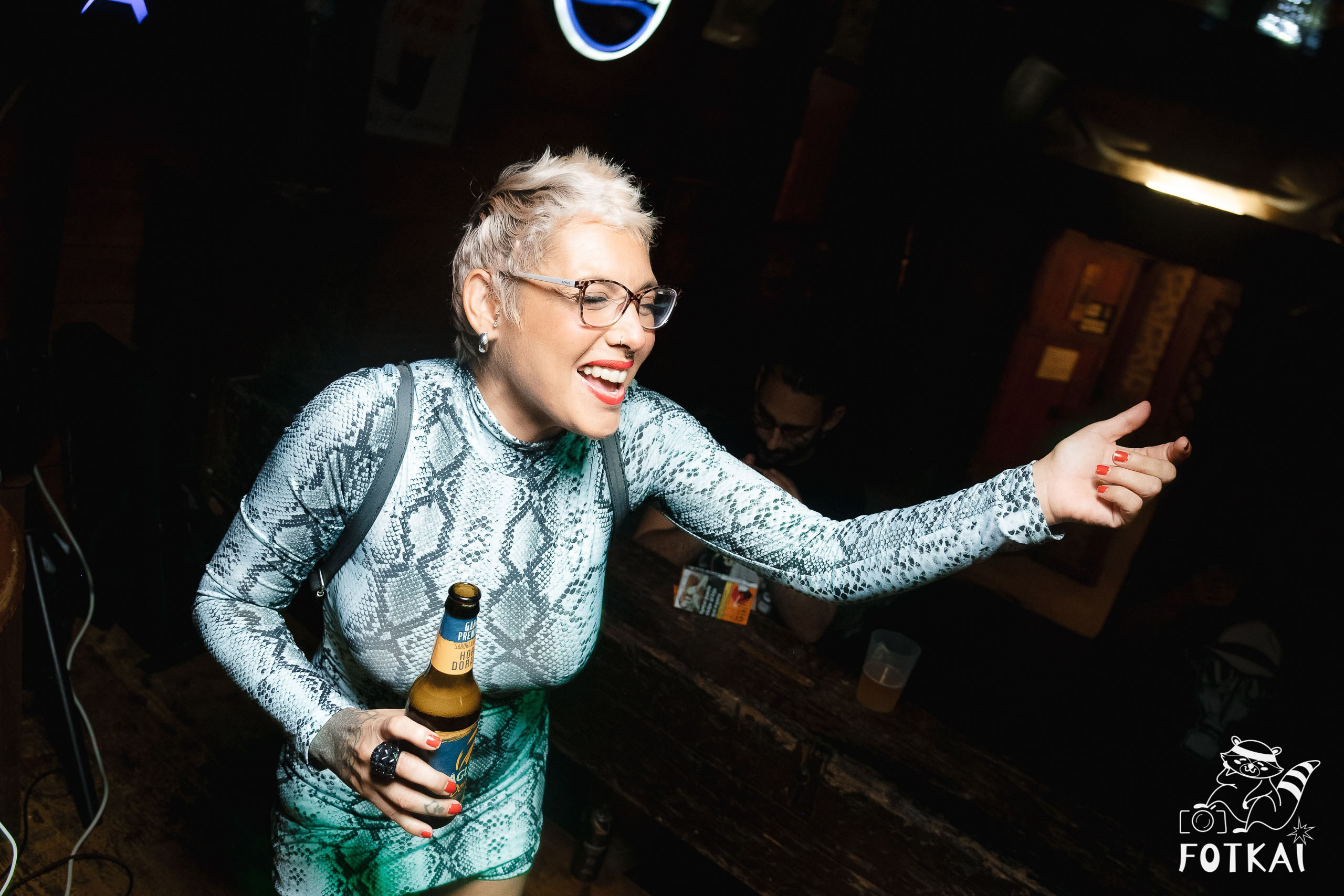 Fiesta Víspera de Festivo en El Paso Rock Bar – Hip Hop Old School | Reportaje fotográfico 08.10.2025 | FOTKAI