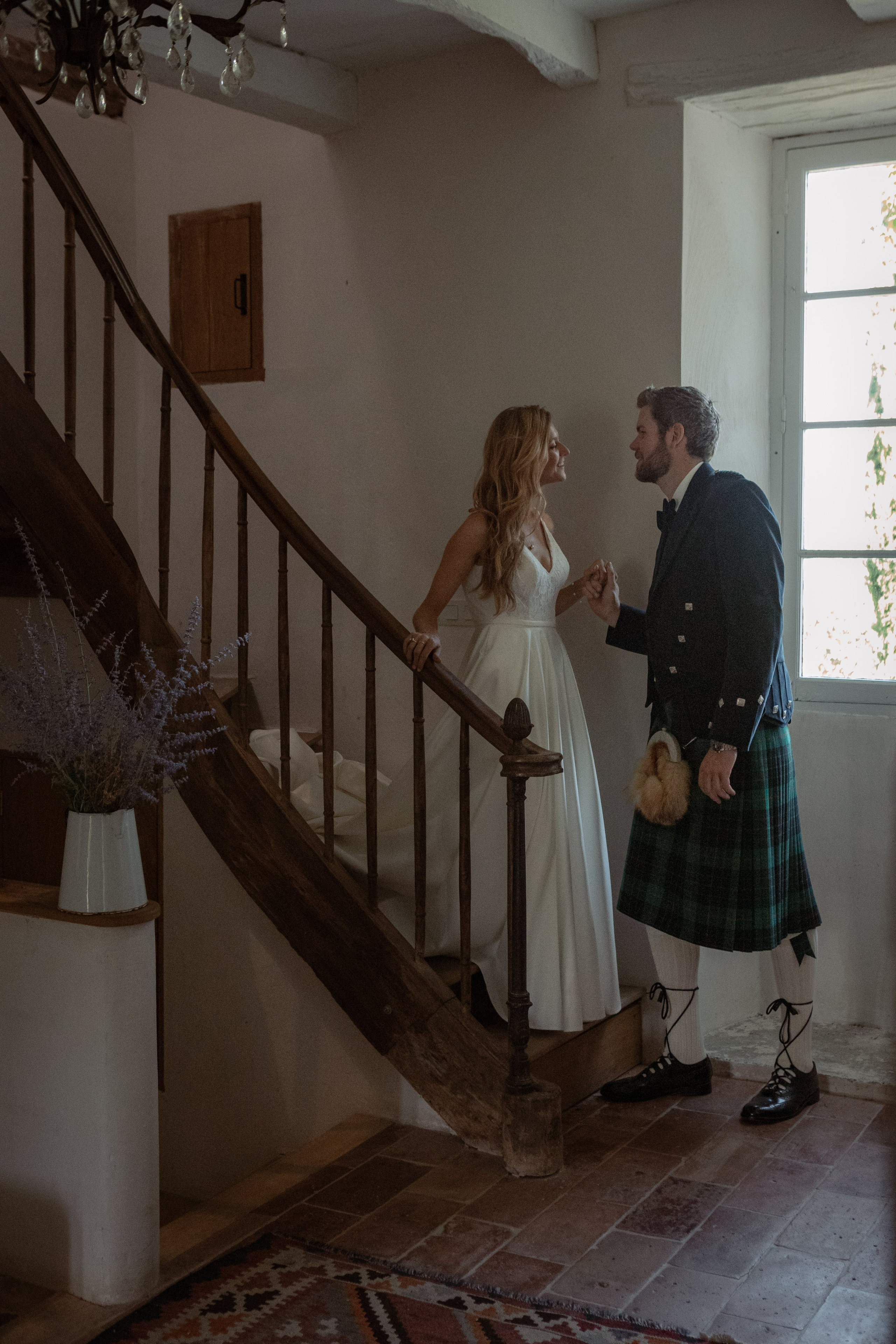British — scottish wedding in Souquet Hall, Aquitaine, France. Eugénie Smirnova — your photographer in Toulouse and southwest France