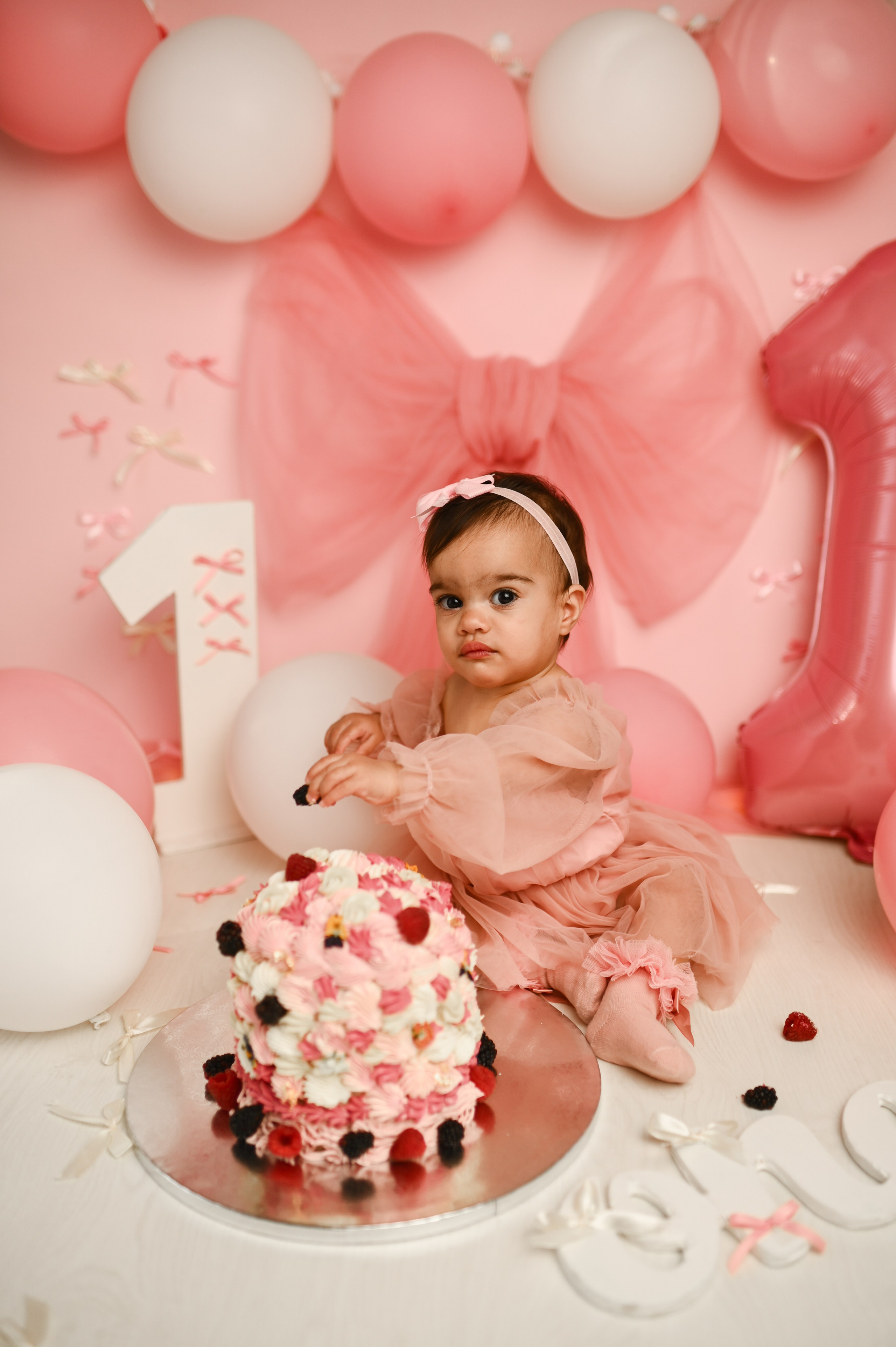 Cake smash rhodes / επαγγελματική φωτογράφιση στη Ρόδο. Φωτογράφος νεογέννητων στη Ρόδο. Φωτογράφιση εγκυμοσύνης