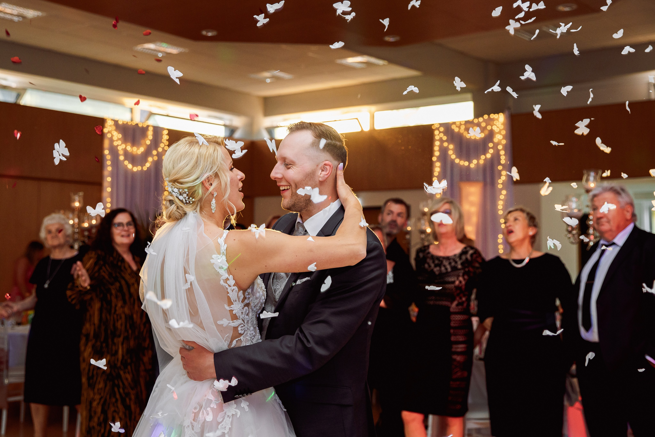 Kirchliche Hochzeit in Herborn. Fotograf NRW aus Wickede Ruhr, Milla Kunst