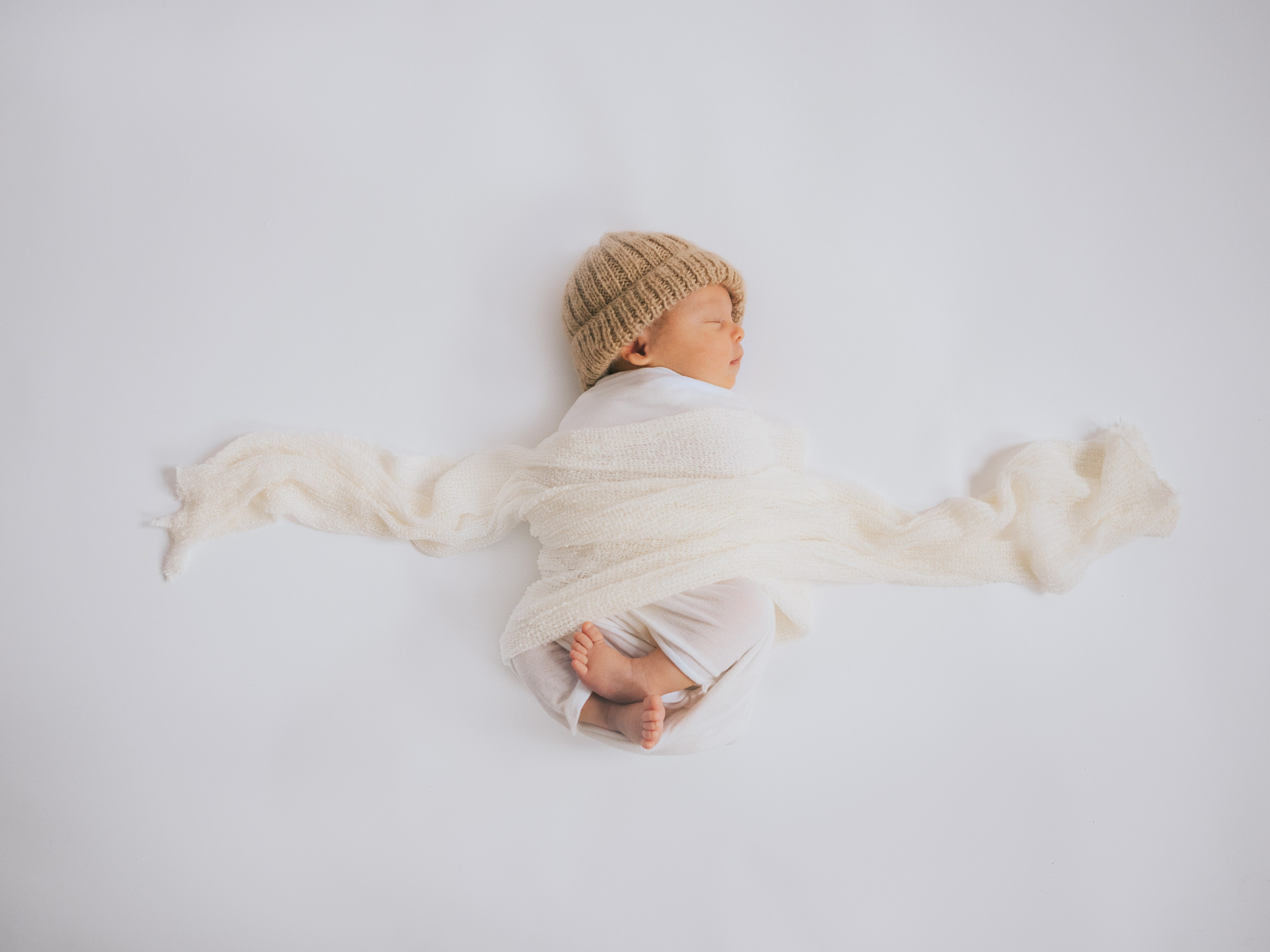 Newborn. Mimosa Studios — Motherhood & Family Photographer in Montreal