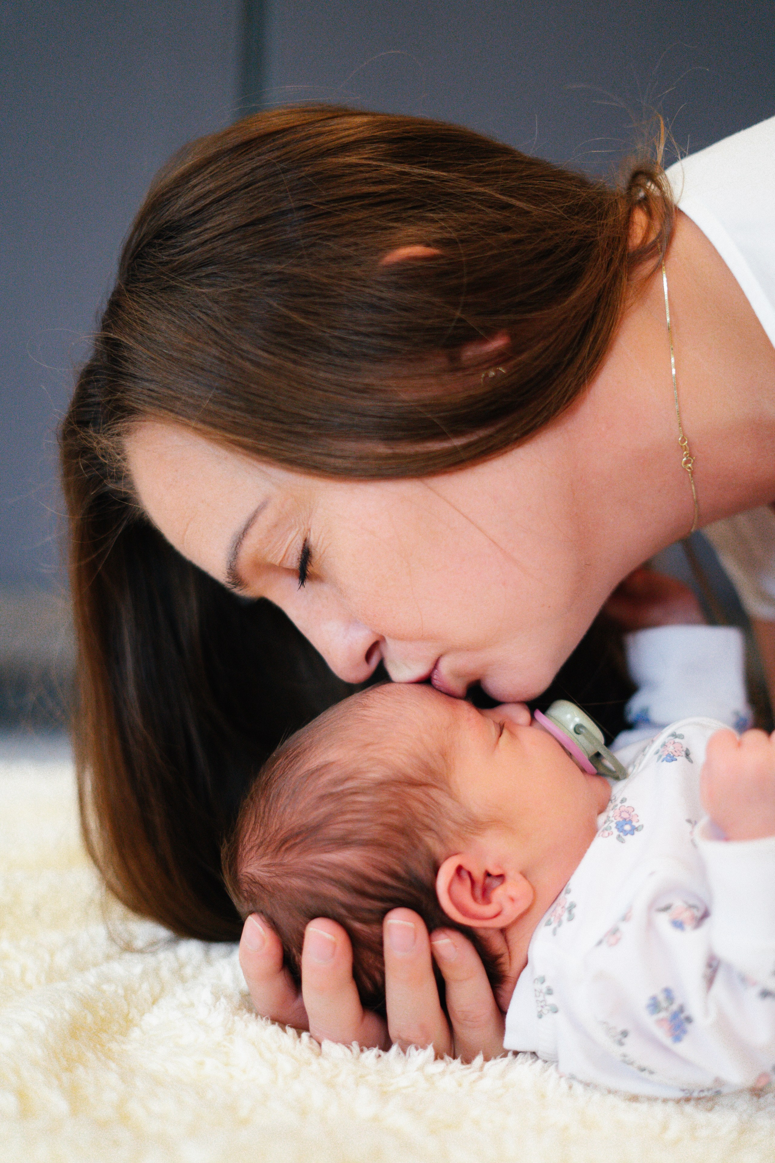 Těhotenství / Newborn. Jana Holubová | Wedding, Couple & Family Photographer in Prague