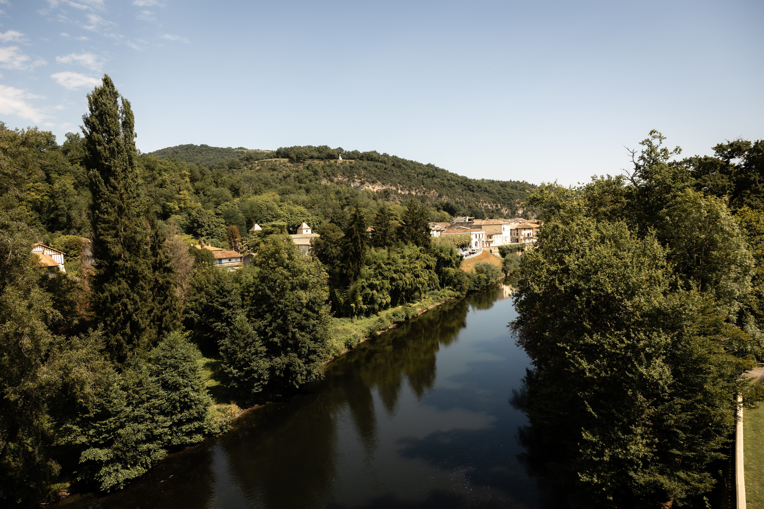 Rachel et Giles. Photo de mariage au Château de Saint-Martory. Eugénie Smirnova — photographe à Toulouse et dans le sud-ouest de la France