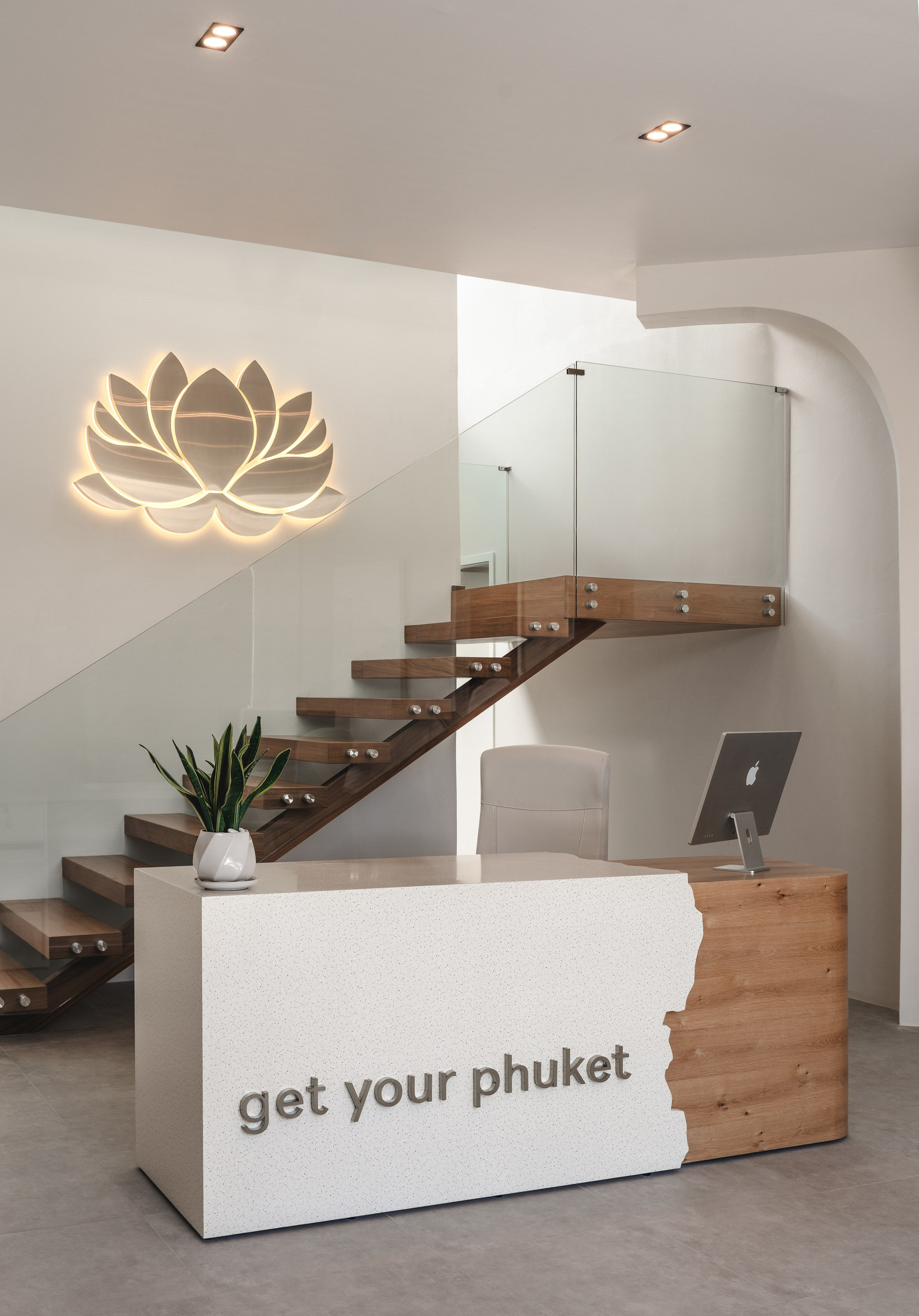 Офис агентства GetYourPhuket. Интерьерный фотограф на Пхукете | Perelude Interior