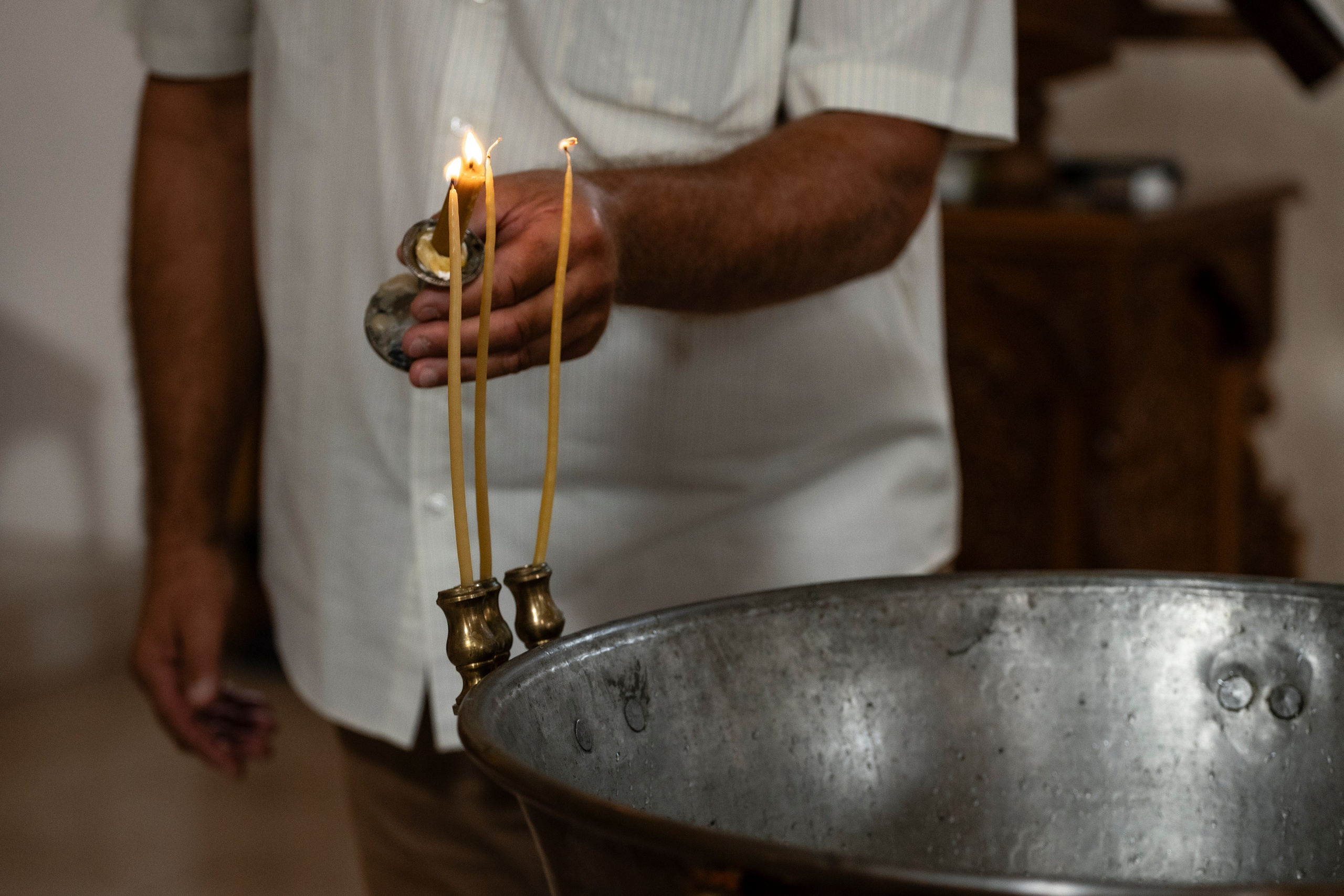 Noah’s christening in Tournefeille and Paroisse Orthodoxe Roumaine of Toulouse “La Protection de la Mère de Dieu”. Eugénie Smirnova — photographe à Toulouse et dans le sud-ouest de la France