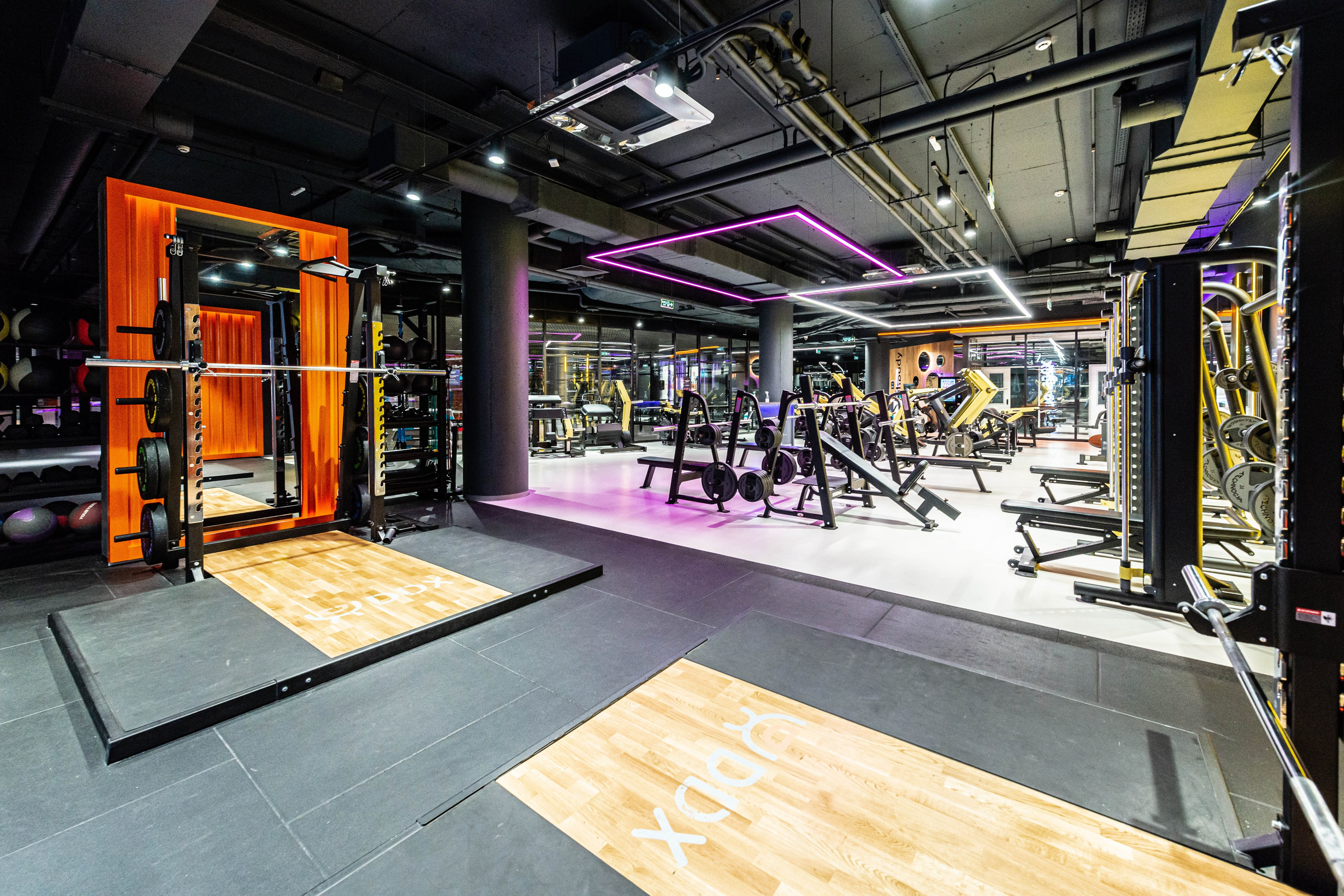 Фитнес-клуб DDX Fitness в Б. Овчинниковском переулок. ФОТОГРАФ МЕКСИКА КИНТАНА-РОО