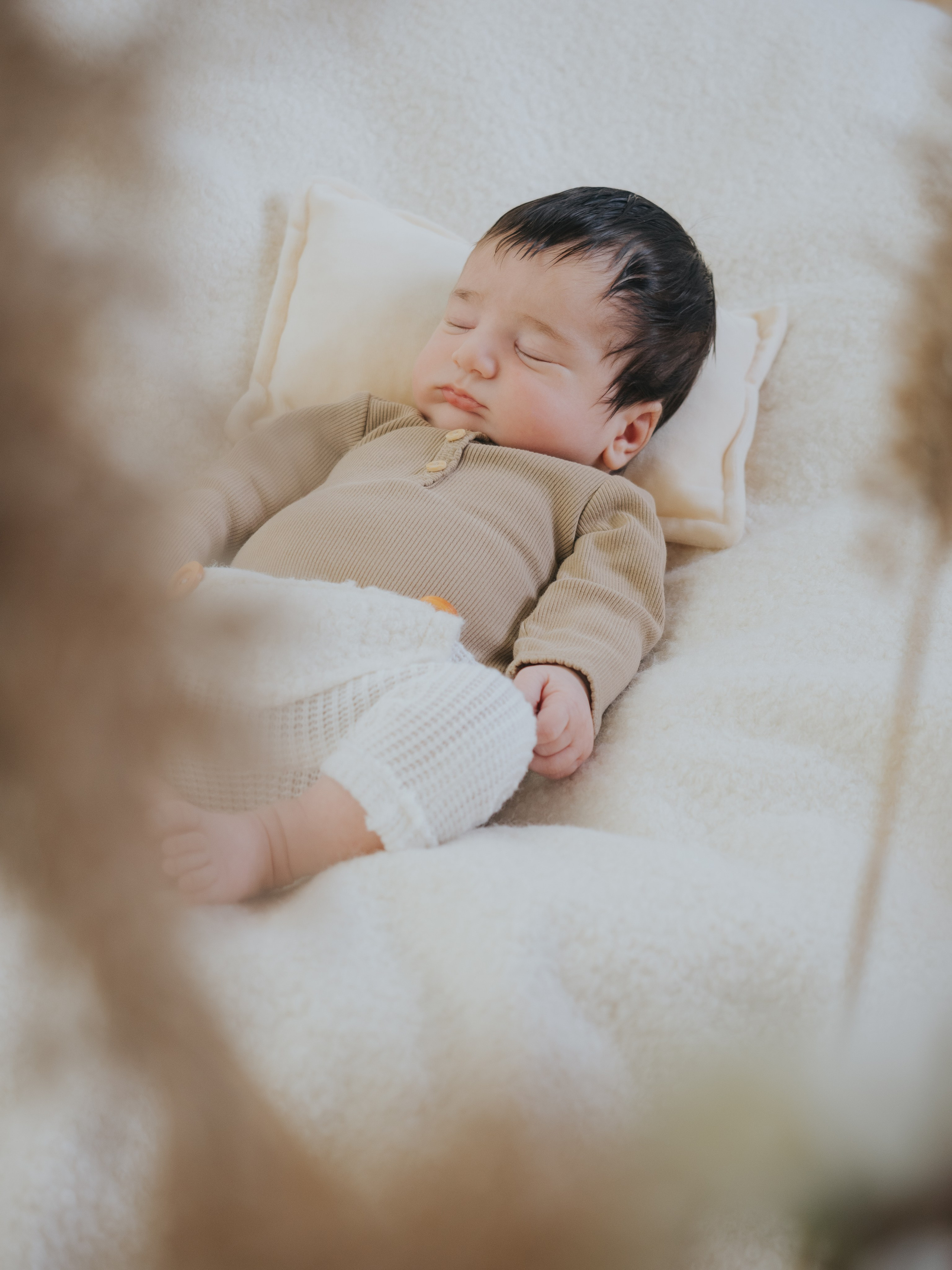 Newborn. Mimosa Studios — Motherhood & Family Photographer in Montreal