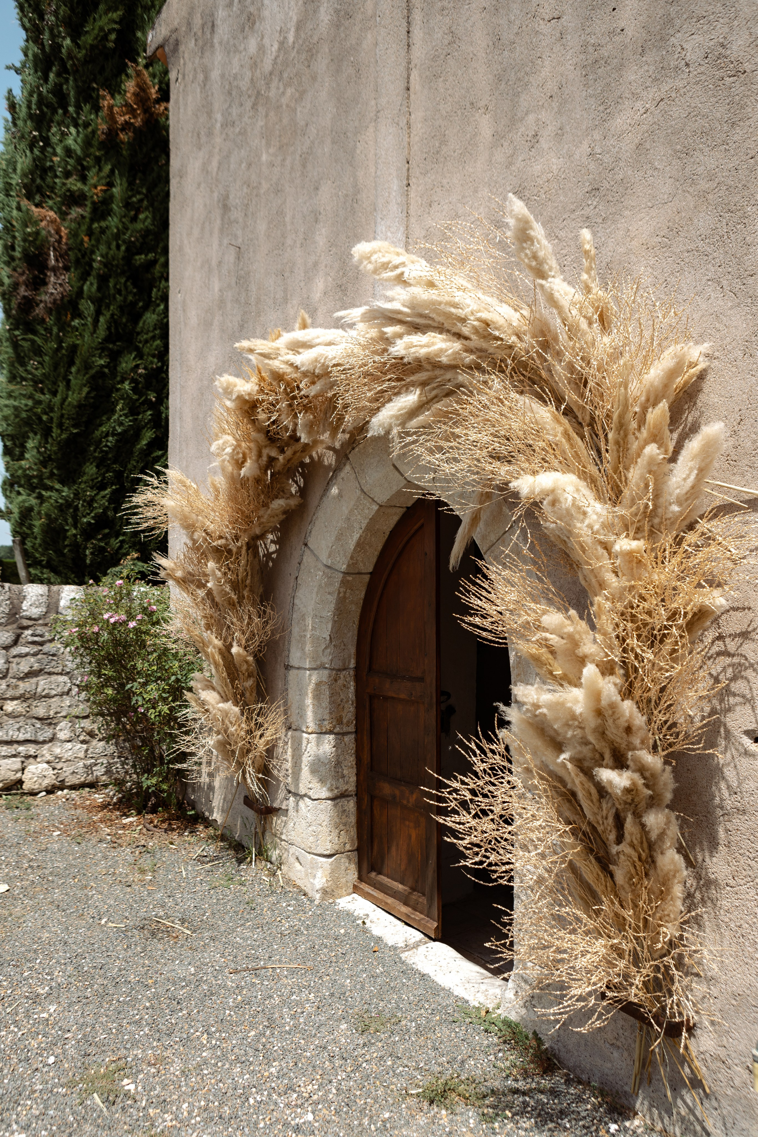 British — scottish wedding in Souquet Hall, Aquitaine, France. Eugénie Smirnova — your photographer in Toulouse and southwest France