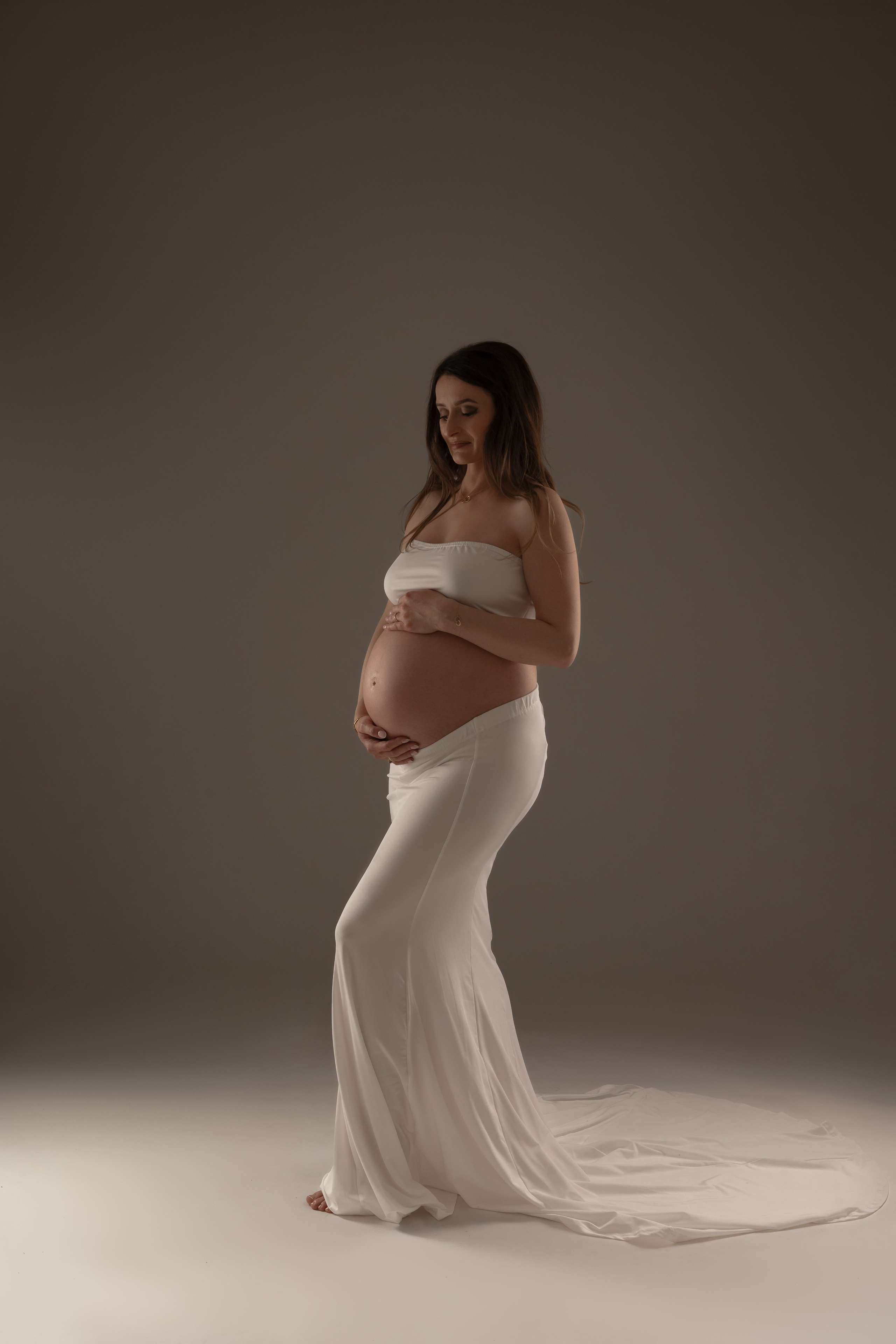 Naturalna, wyjątkowa, delikatna sesja ciążowa w Łodzi. Fotograf Łódź - sesja ciążowa, noworodkowa, dziecięca. Studio w Łodzi