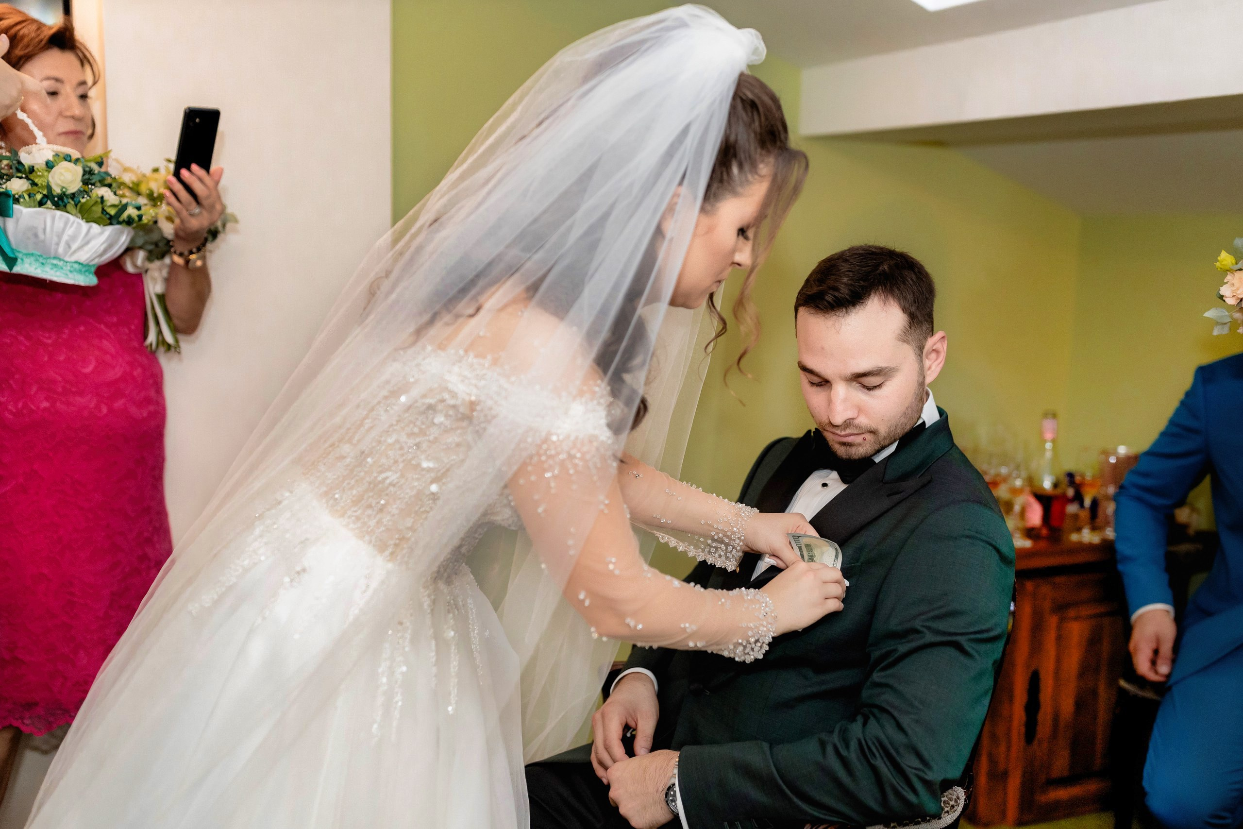 - nunta--fotograf-profesionist-botosani - fotografie-nunta-romantica - imagini-nunta-in-natura-alin-chirila-fotograf - fotografii-cuplu-indragostit-nunta-botosani - sedinta-foto-miri-andrei-iustina-alinofotostudio - amintiri-din-nunta-realizate-de-fotograf-profesionist - povestea-nuntii-andrei-si-iustina-in-imagini-alinofotostudio-fotograf evenimente- evenimente Botoșani -fotograf Suceava - fotograf Iași- servicii foto. servicii foto Botoșani. servicii foto video Botoșani. fotograf nunta. fotograf evenimente. fotograf nunta Botoșani. Alin chirila. Alin chirila fotograf. Alinofotostudio.- servicii foto. servicii foto Botoșani. servicii foto video Botoșani. fotograf nunta. fotograf evenimente. fotograf nunta Botoșani. Alin chirila. Alin chirila fotograf. Alinofotostudio.fotograf stare civilă,poze stare civilă,album foto stare civilă,servicii foto suceava,fotograf evenimente suceava,fotograf nuntă suceava,poze cununie civilă,ședință foto stare civilă,sesiune foto suceava,fotograf profesionist suceava,fotograf botosani,stare civila botosani,alinofotostudio,alin chirila fotograf.servicii foto. servicii foto Botoșani. servicii foto video Botoșani. fotograf nunta. fotograf evenimente. fotograf nunta Botoșani. Alin chirila. Alin chirila fotograf. Alinofotostudio.fotograf stare civilă,poze stare civilă,album foto stare civilă,servicii foto suceava,fotograf evenimente suceava,fotograf nuntă suceava,poze cununie civilă,ședință foto stare civilă,sesiune foto suceava,fotograf profesionist suceava,fotograf botosani,stare civila povestitor prin fotografiebotosani,alinofotostudio,alin chirila fotograf,servicii foto. servicii foto Botoșani. servicii foto video Botoșani. fotograf nunta. fotograf evenimente. fotograf nunta Botoșani. Alin chirila. Alin chirila fotograf. Alinofotostudio.fotograf stare civilă,poze stare civilă,album foto stare civilă,servicii foto suceava,fotograf evenimente suceava,fotograf nuntă suceava,poze cununie civilă,ședință foto stare civilă,sesiune foto suceava,fotograf profesionist suceava,fotograf botosani,stare civila botosani,alinofotostudio,alin chirila fotograf,cununie religioasă botoșani,andreea și neculai,capela militară botoșani,foto conacul zăicești,fotograf nuntă botoșani,fotograf cununie religioasă,foto evenimente botoșani,poze cununie capela militară,ședință foto zăicești,fotograf profesionist botoșaniMire și mireasă – Sergiu & Liliana – ziua nunții, 2024 - Emoții în ziua nunții – Sergiu și Liliana - Dansul mirilor – fotografie artistică nuntă 2024 - Sedinta foto romantică în natură – Sergiu & Liliana - Rochia de mireasă și detalii de nuntă elegan-Album de cununie civilă Florin și Anda – Fotografii profesionale realizate de Alin Chirilă în Botoșani -fotograf prin fotografie-Ședință foto Trash the Dress pe muntele Rarău cu Iulian și Iuliana – fotografie de cuplu, natură montană, emoție autentică surprinsă de Alin Chirilă, povestitor prin fotografie.- "Iulian și Iuliana pe crestele Rarăului – fotografie Trash the Dress în natură" - "Cuplu îmbrățișat la apus pe muntele Rarău – ședință foto după nuntă" - "Rochie de mireasă în vânt pe munte – Trash the Dress Rarău-1. Iulian și Iuliana pe muntele Rarău – ședință foto Trash the Dress în natură, cu peisaj montan spectaculos 2. Cuplu în îmbrățișare pe Rarău – emoție autentică surprinsă după nuntă 3. Rochie de mireasă în bătaia vântului – fotografie artistică Trash the Dress în munți 4. Mire și mireasă privind spre orizont – dragoste și libertate pe muntele Rarău 5. Iuliana zâmbind în rochia de mireasă – portret în natură, Trash the Dress 6. Iulian ținându-și mireasa de mână – ședință foto romantică pe munte 7. Detaliu cu rochia pe stâncă – estetică naturală Trash the Dress Rarău 8. Cuplu în mers pe poteca Rarăului – fotografie simbolică de după nuntă 9. Apus de soare pe Rarău în spatele mirilor – imagine de poveste Trash the Dress 10. Iulian și Iuliana râzând împreună – momente autentice surprinse de Alin Chirilă, povestitor prin fotografie