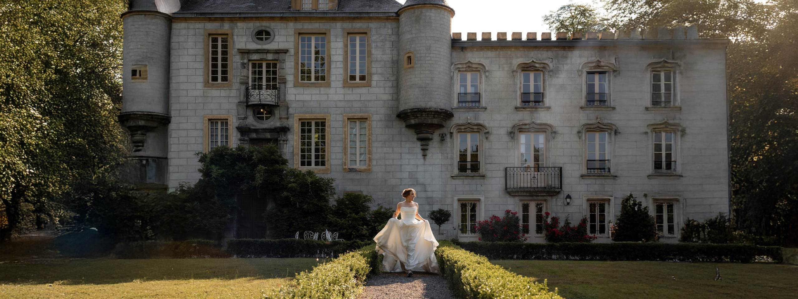 Eugenie Smirnova — wedding, corporate and lifestyle photographer in Toulouse and Southwest France