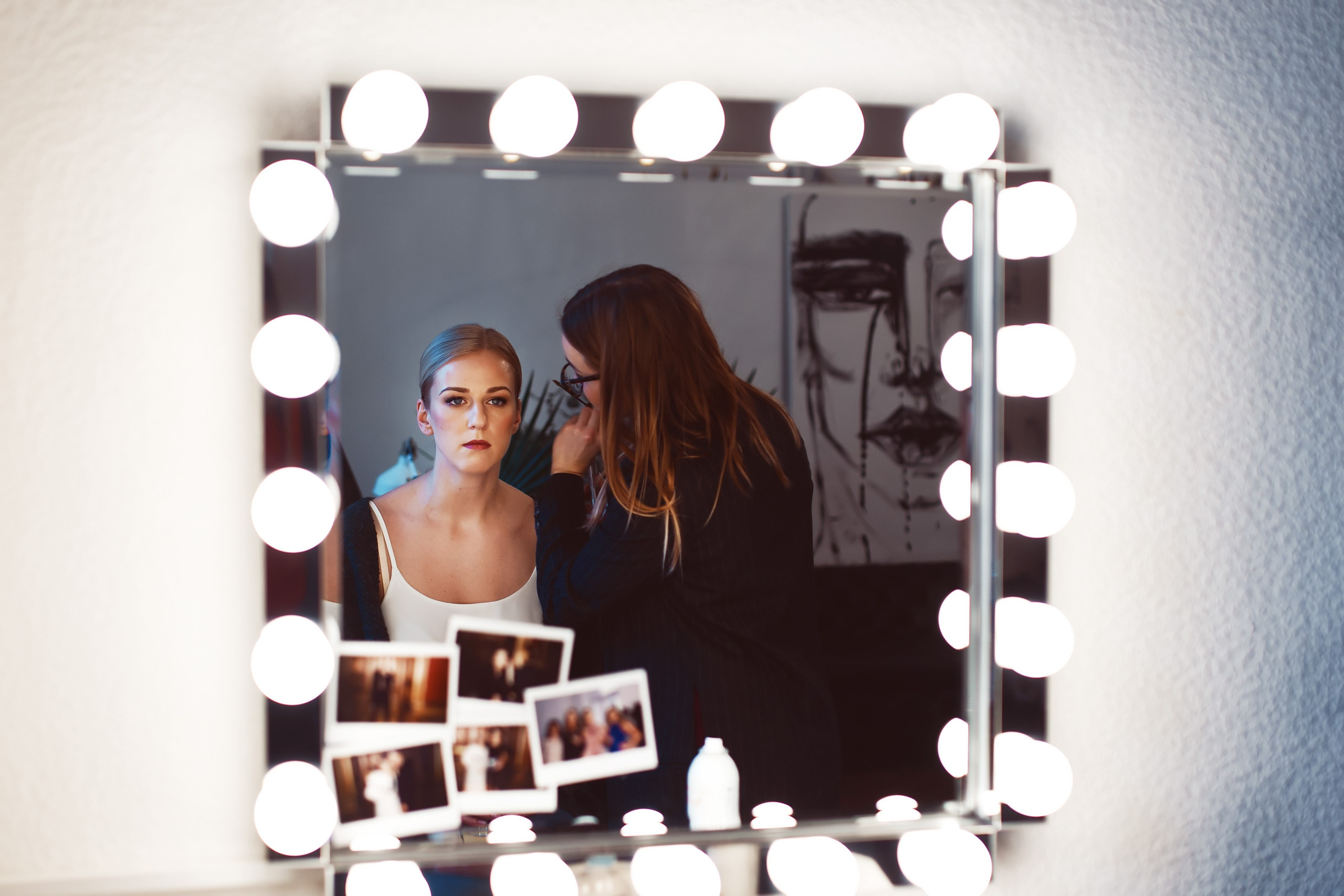 Vestuvių fotosesija, pasiruošimas, Vestuvių pasiruošimo fotografavimas. Vestuvių fotografas Vilnius Trakai kaina vestuvių fotografavimas fotografė personal.lt photogrpahy kainos jaunoji jaunikis nuotaka santuoka vestuvės, profesionali natūrali meninė reportažinė klasikinė fotosesija