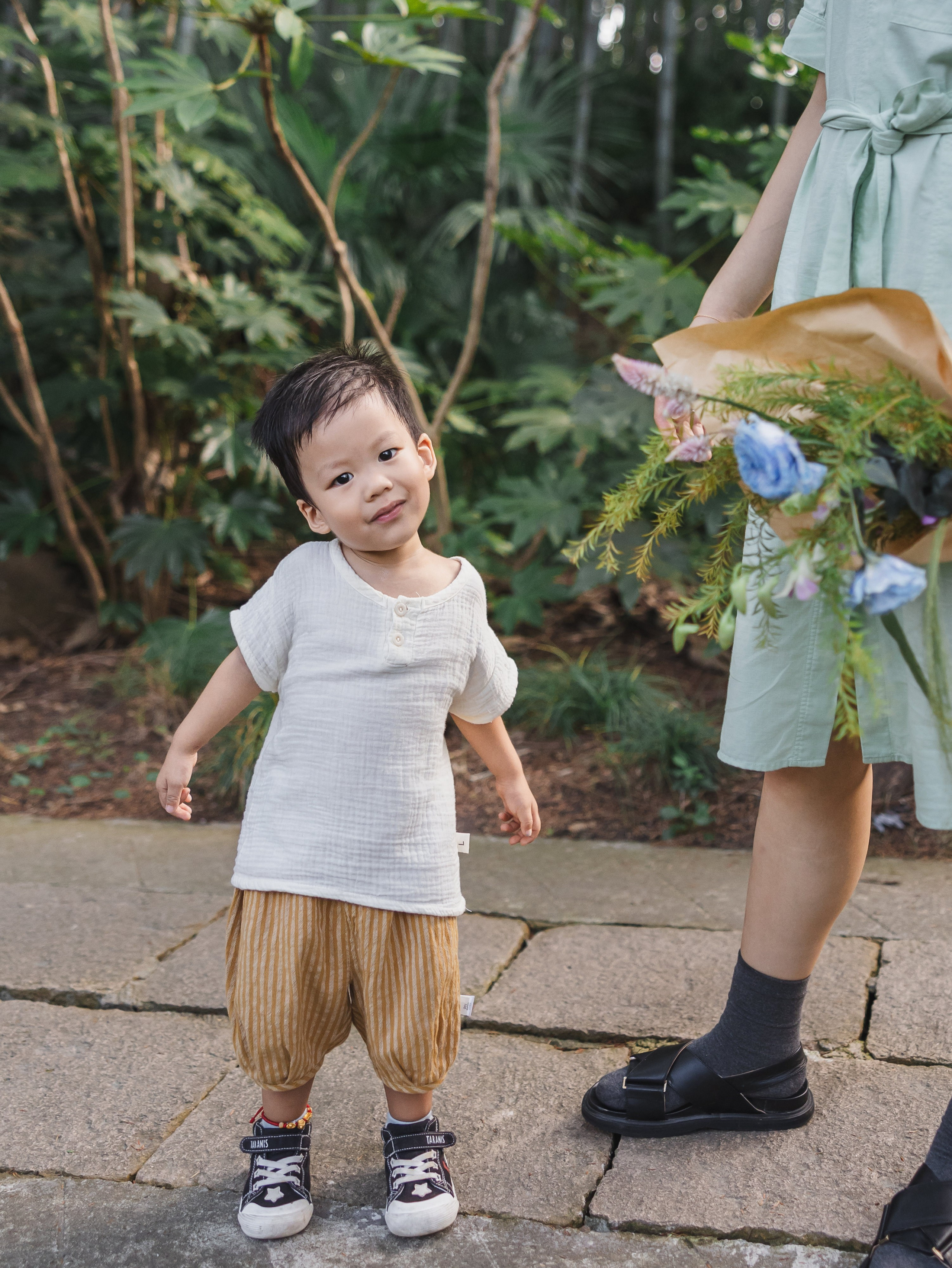 Shanghai Family Photographer | A Sunset Park Walk with a Growing Toddler