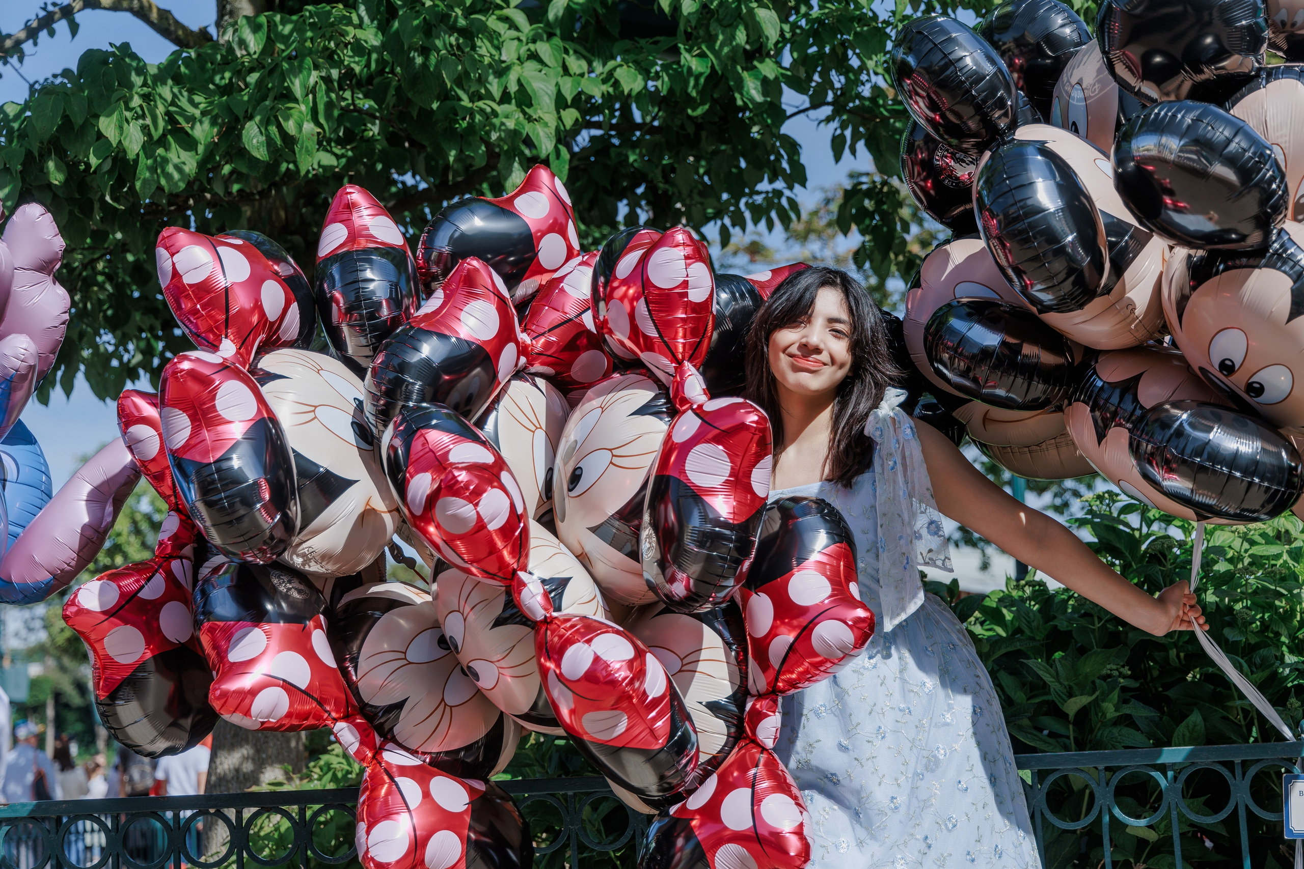 Paris Family Photographer — Artistic Family Photo & Video Experiences with Liya. Photographe à Paris