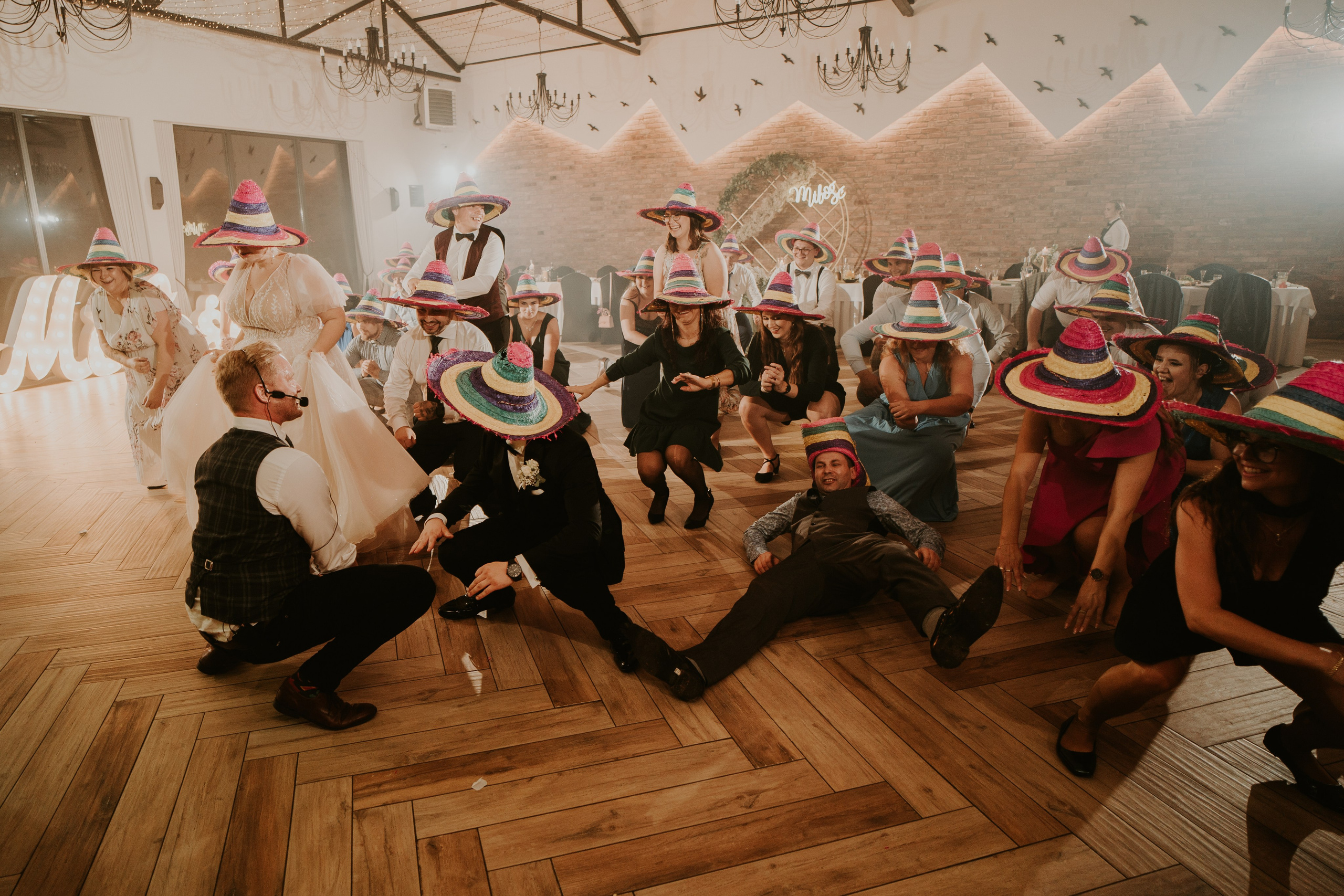 Trzy Drzewa: wspaniała uroczystość Wiktorii i Kamila. Karkowskafoto - fotografia miłości