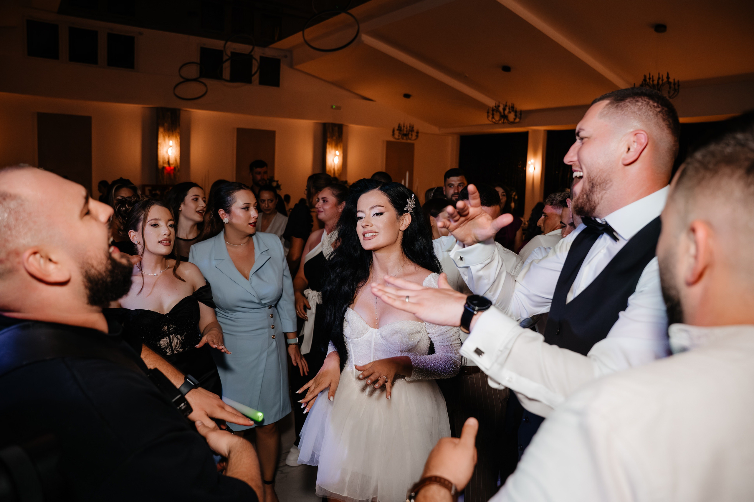 Catalina & Remus. Raw Studio. Fotograful tau de nunta!