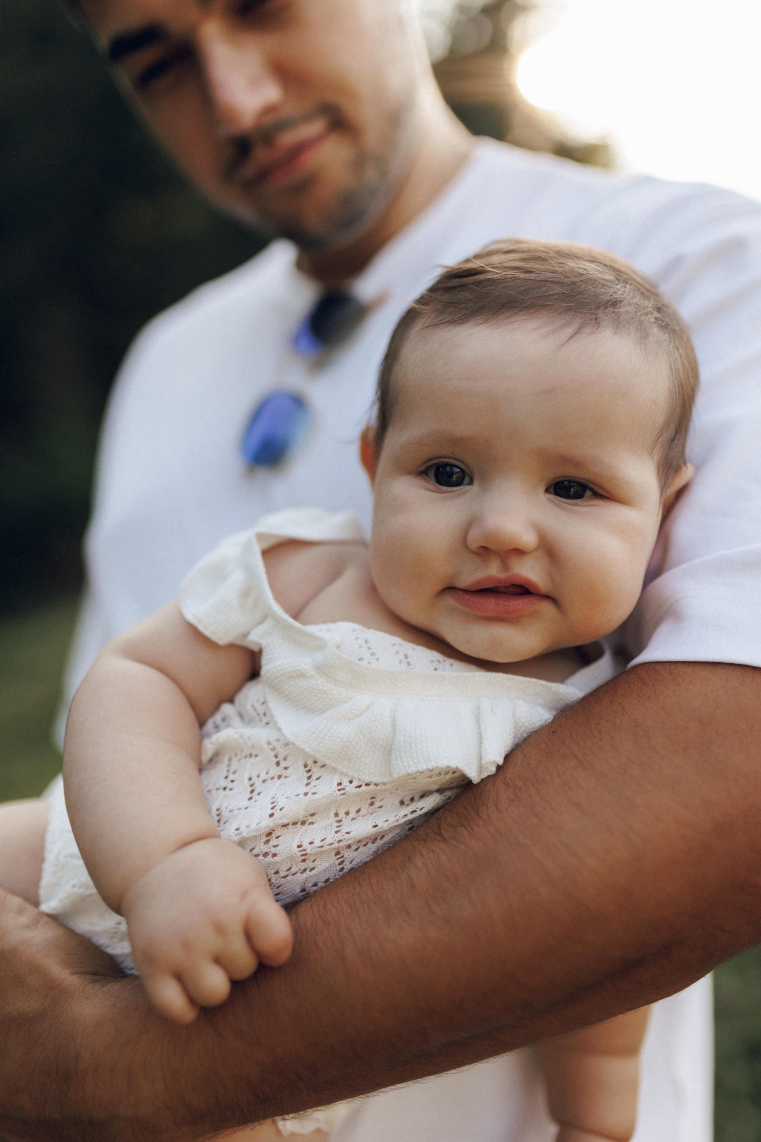 Sergiu, Vanessa and Vittoria — a family portrait in La Palma, Suceava. Wedding photographer and videographer based in Timisoara, Romania