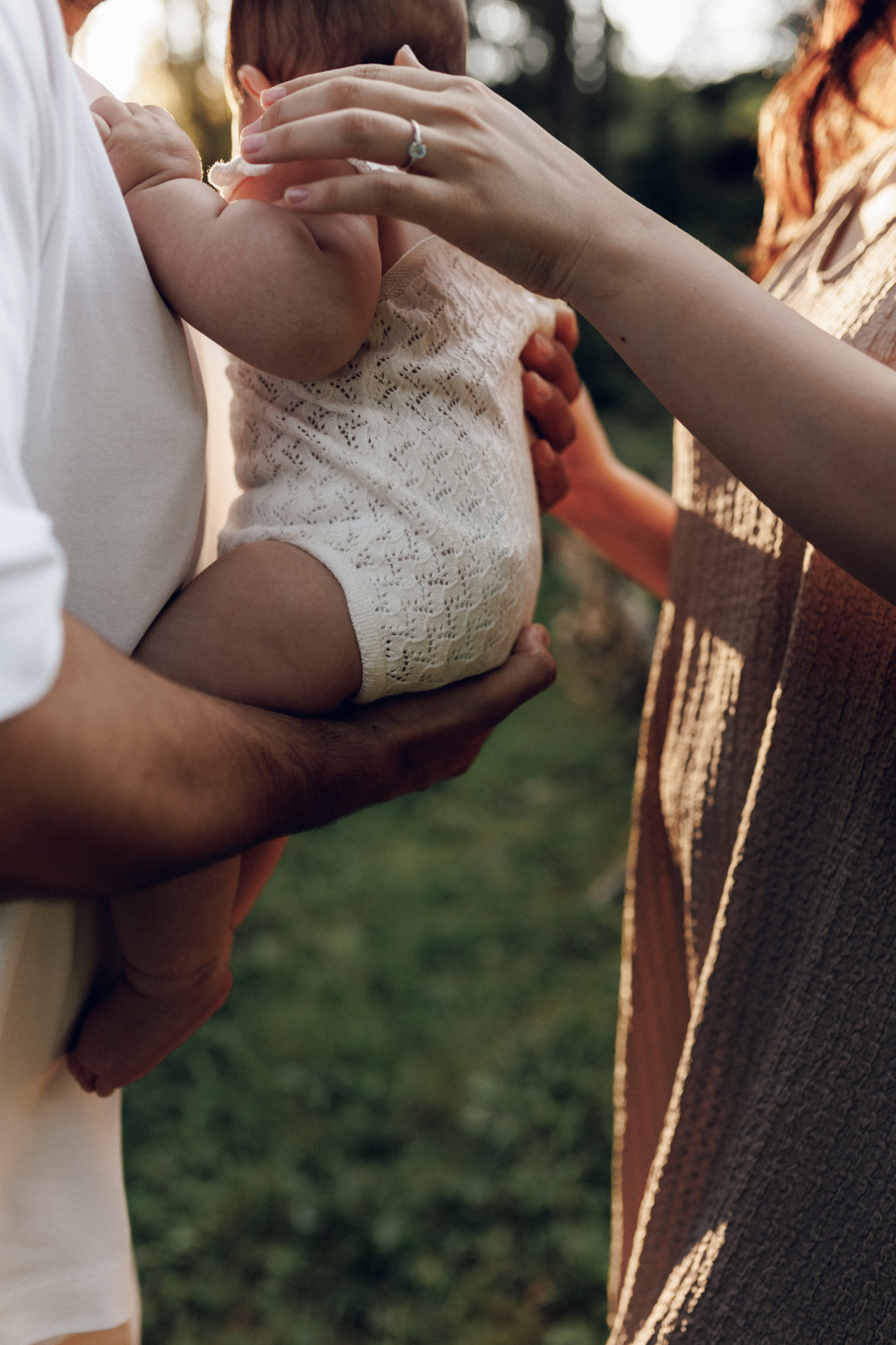 Sergiu, Vanessa and Vittoria — a family portrait in La Palma, Suceava. Wedding photographer and videographer based in Timisoara, Romania