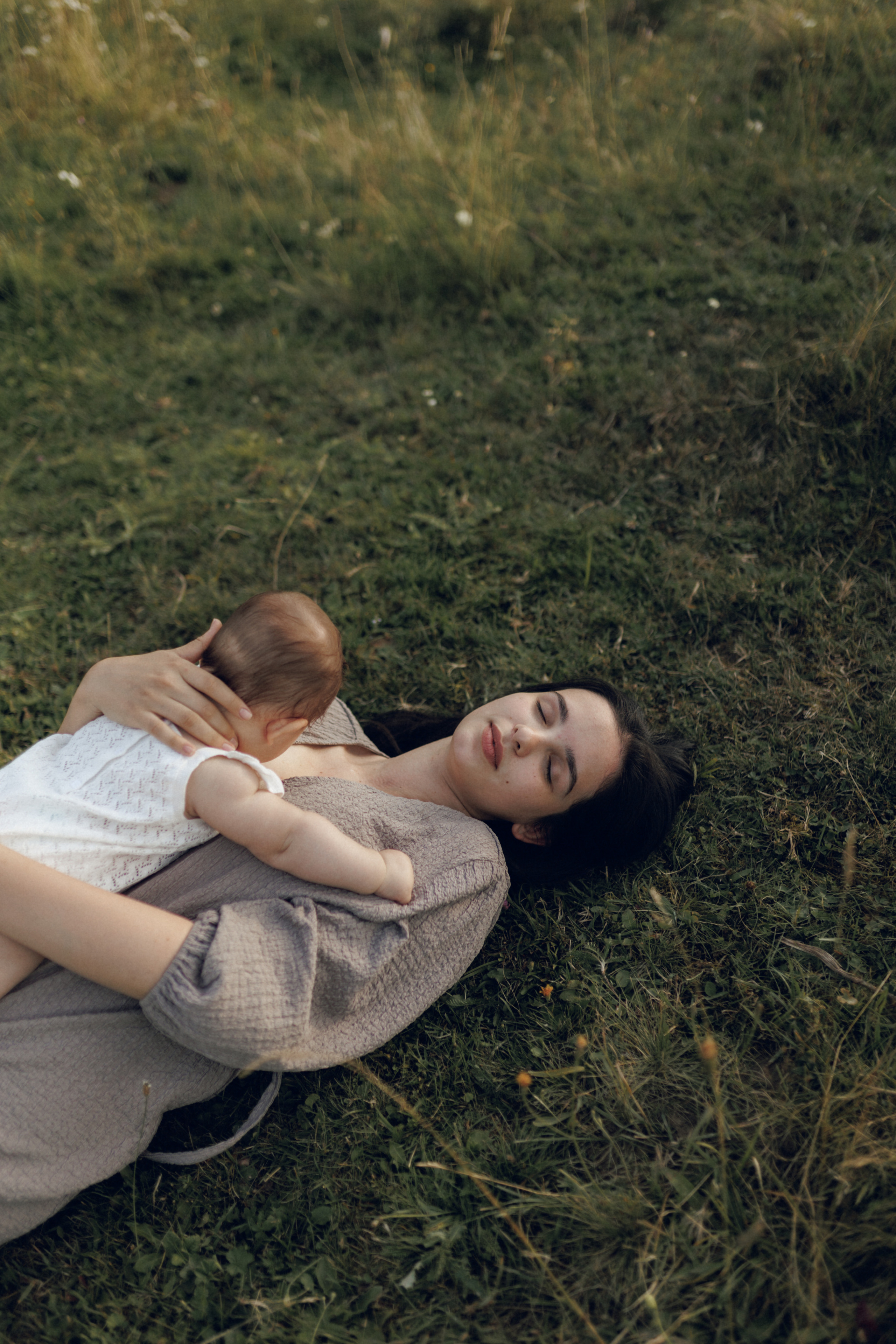 Sergiu, Vanessa and Vittoria — a family portrait in La Palma, Suceava. Wedding photographer and videographer based in Timisoara, Romania