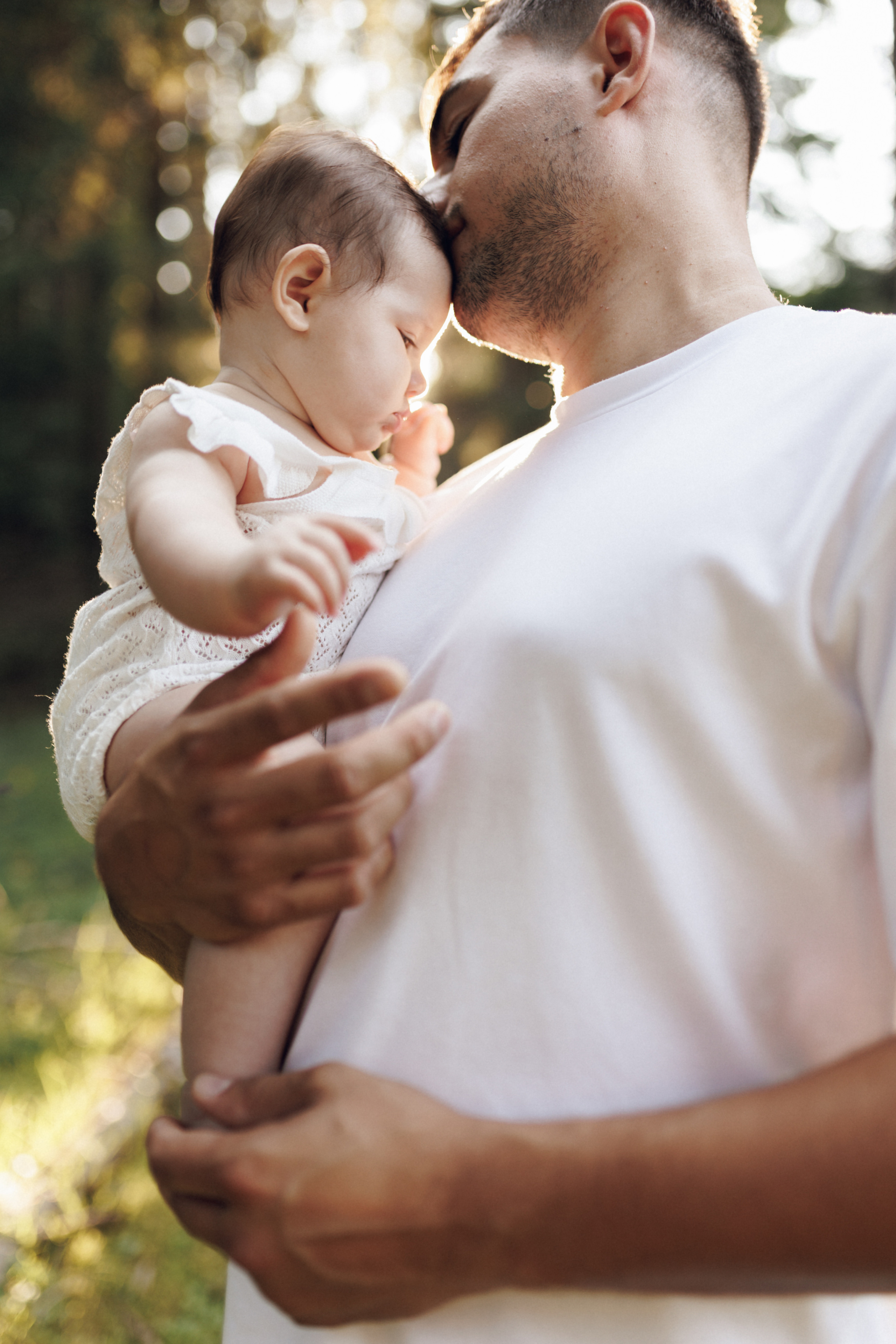 Sergiu, Vanessa and Vittoria — a family portrait in La Palma, Suceava. Wedding photographer and videographer based in Timisoara, Romania