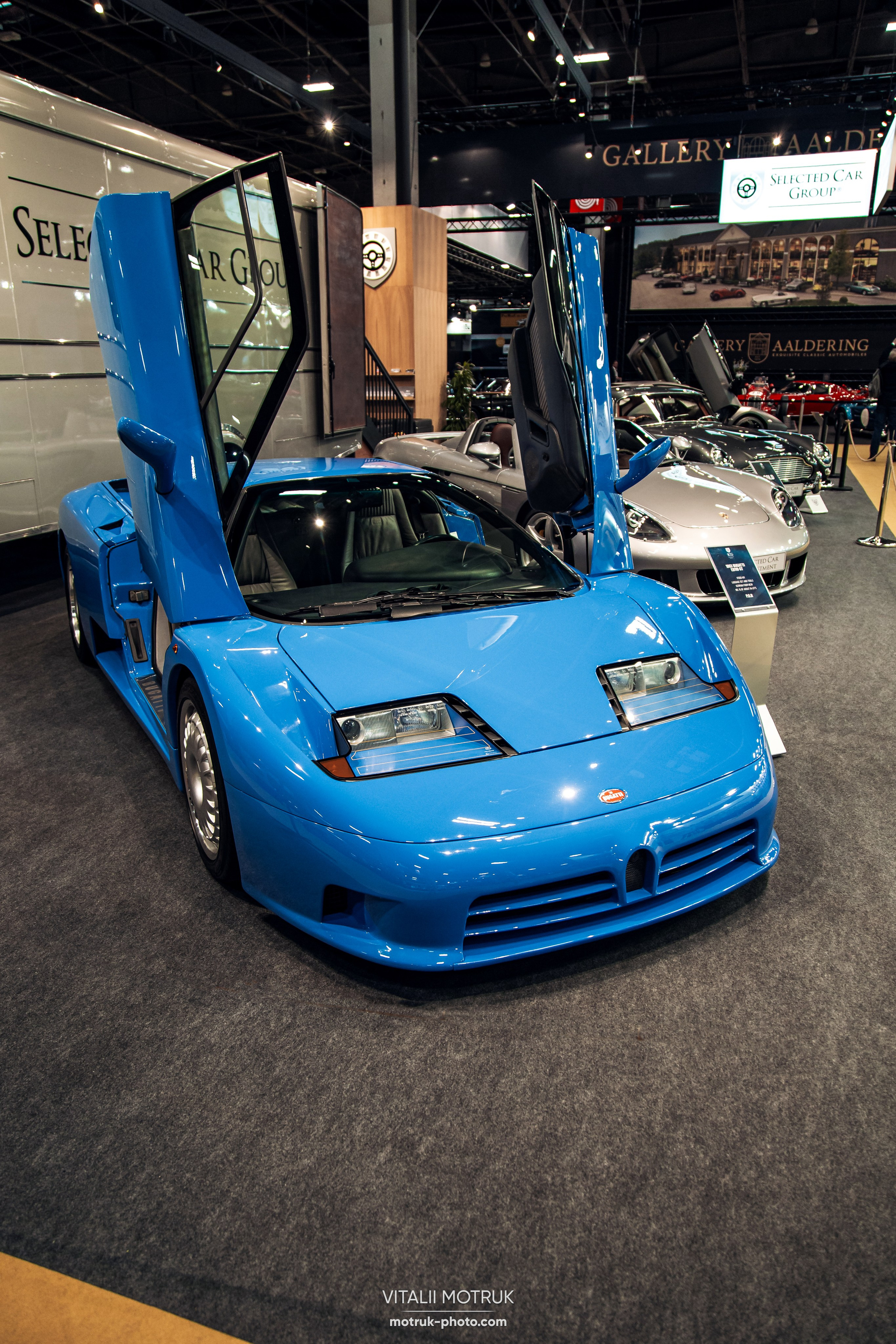 Retromobile 2023. Photographe de voitures à Paris — Vitalii Motruk