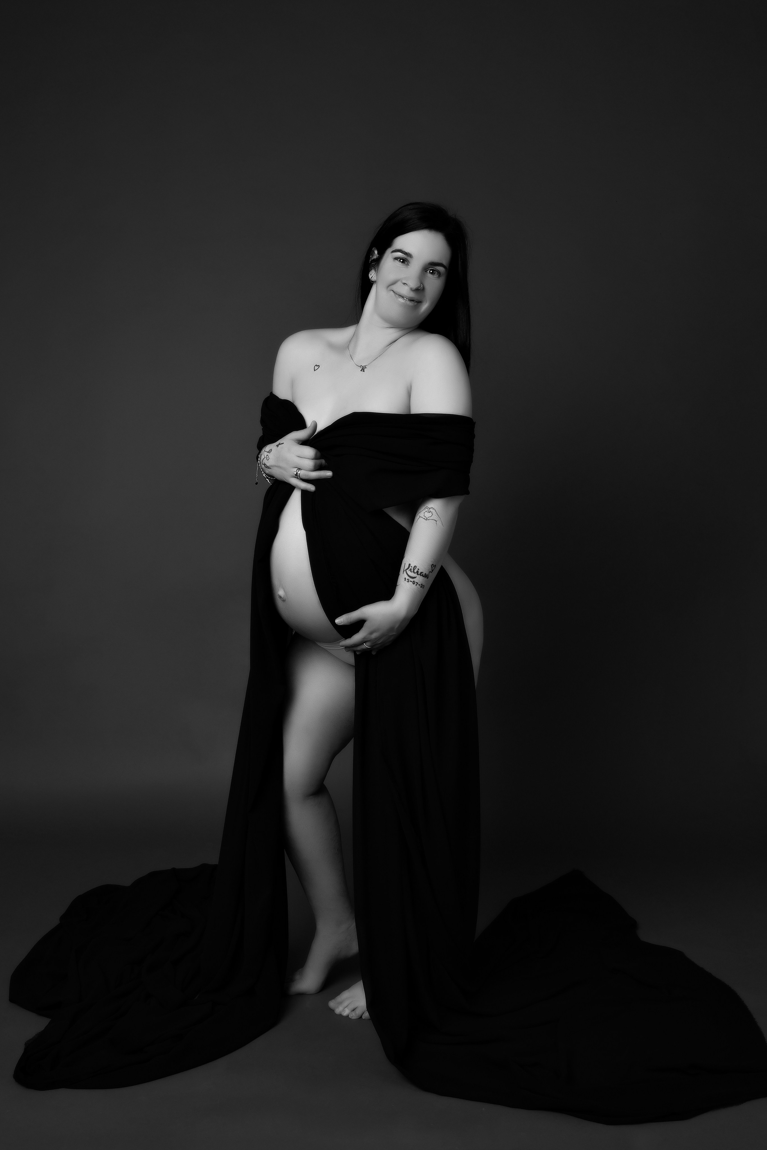 Nueva Sesión Embarazo En Estudio. Fotografía de Eventos, Embarazo y Familiar en Pirineos